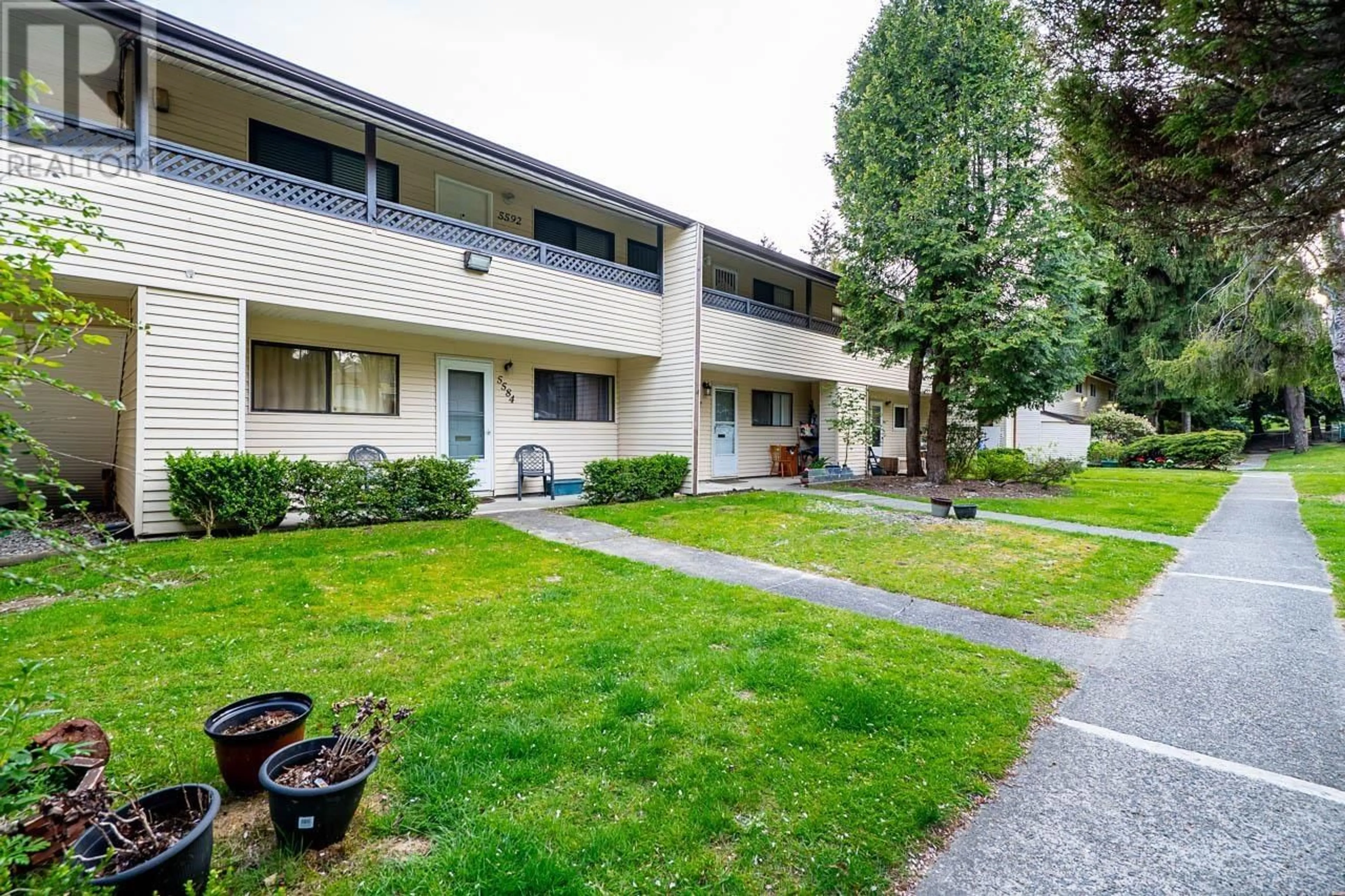 A pic from exterior of the house or condo for 5588 BROADWAY, Burnaby British Columbia V5B2X7