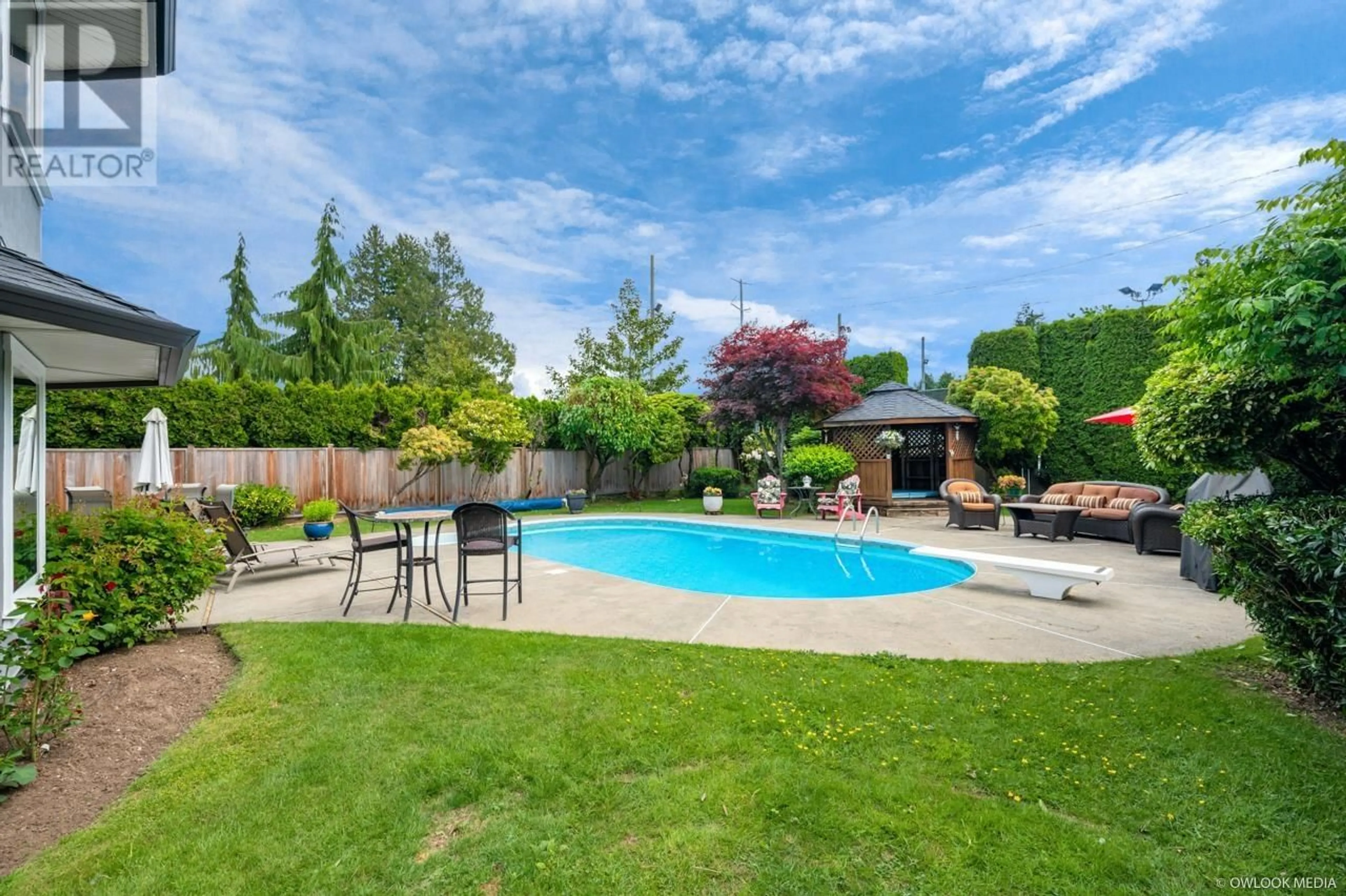 Indoor or outdoor pool for 4888 3 AVENUE, Delta British Columbia V4M4C1