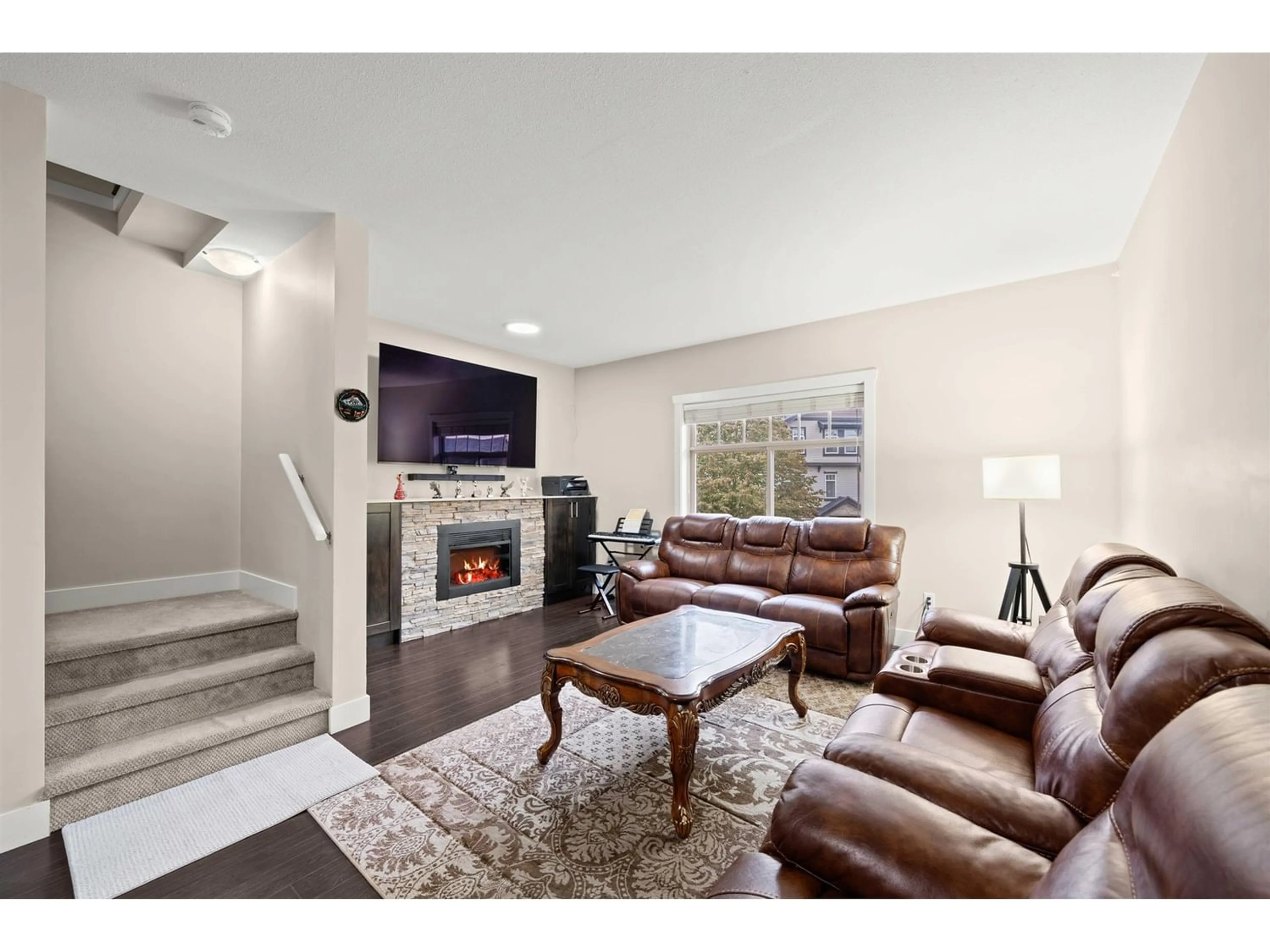 Living room for 17 2950 LEFEUVRE ROAD, Abbotsford British Columbia V4X0B2
