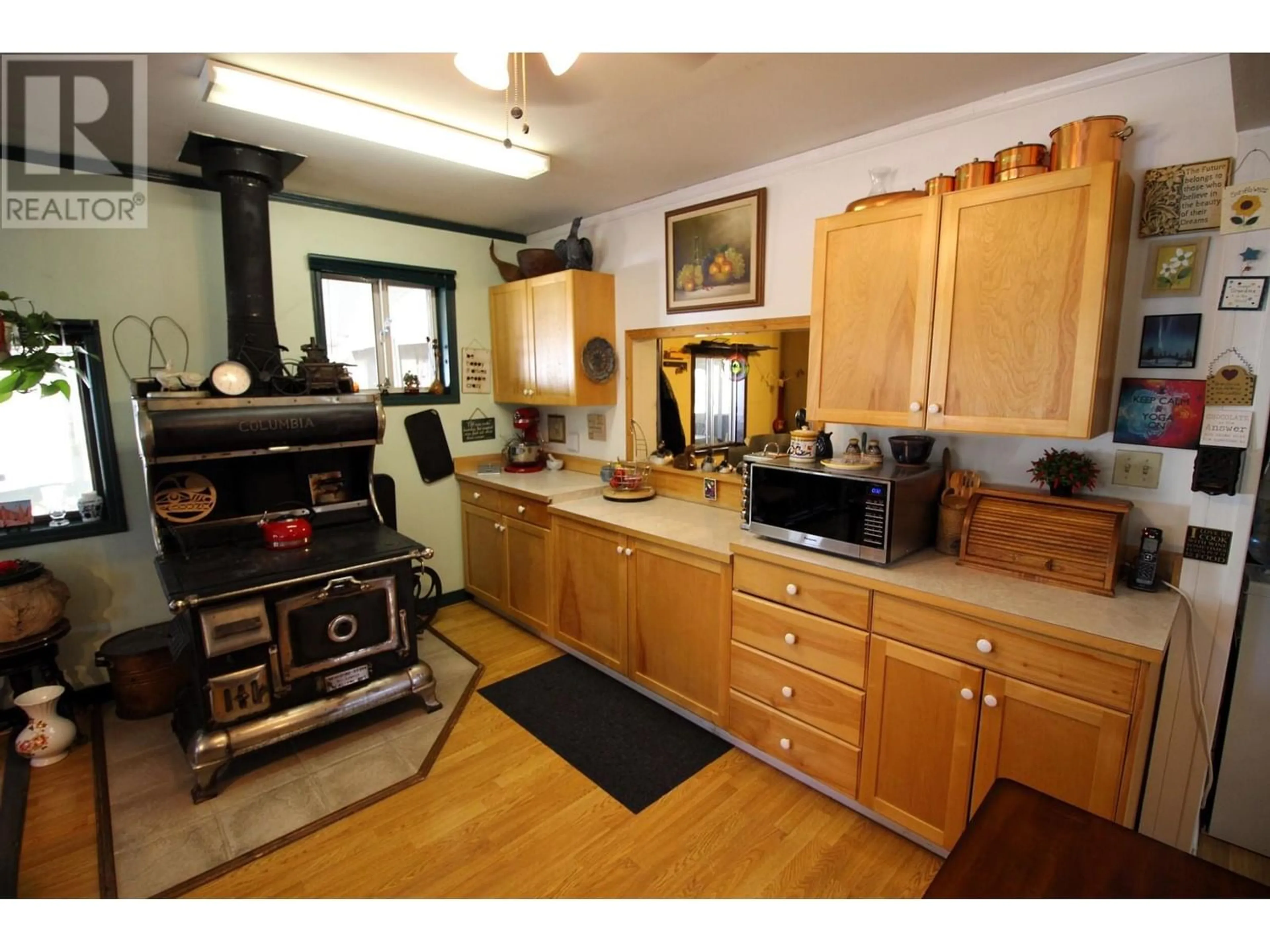 Kitchen for 12432 VALLEY VIEW DRIVE, Topley British Columbia V0J2Y0
