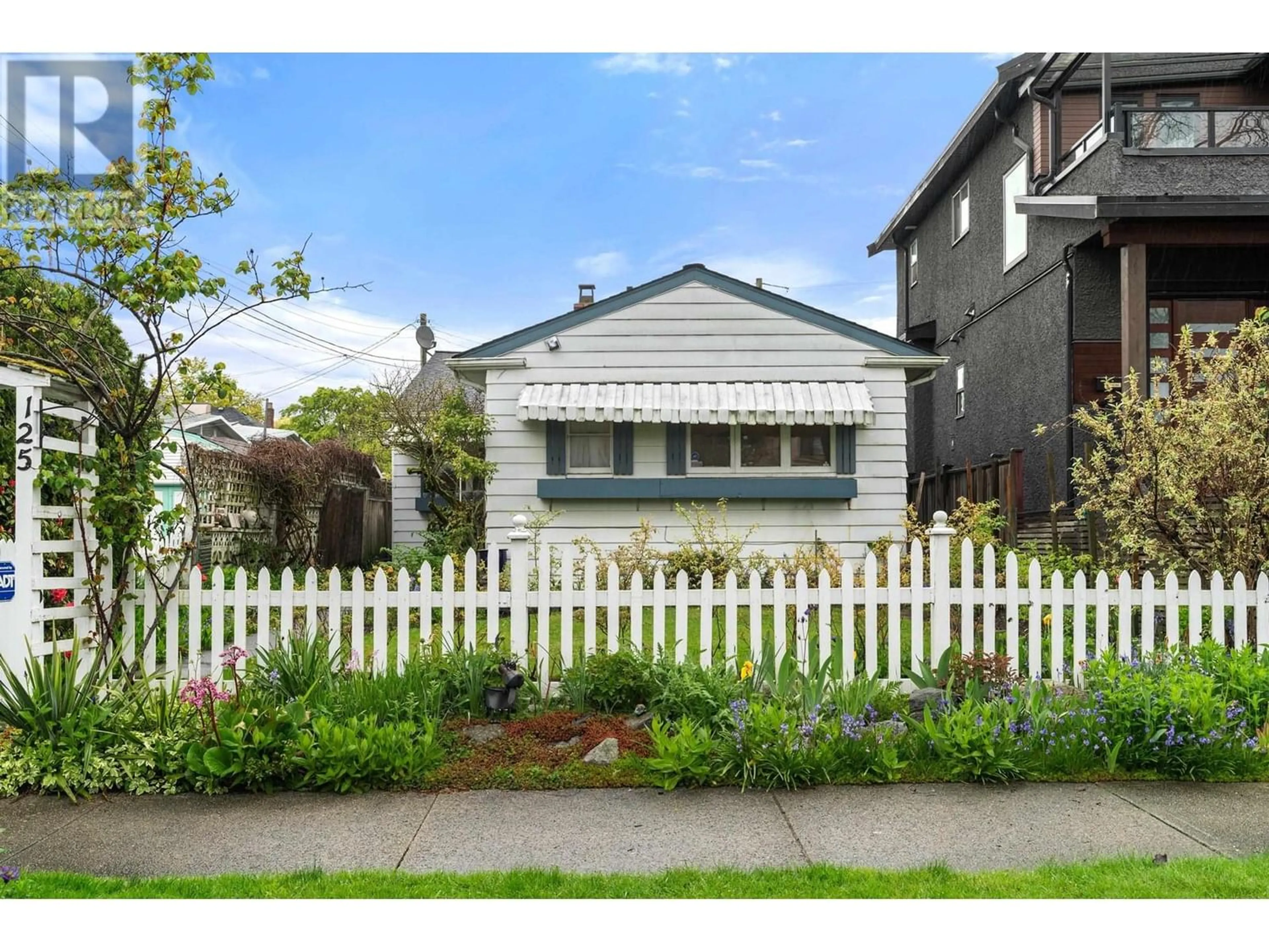 Frontside or backside of a home for 125 E 48TH AVENUE, Vancouver British Columbia V5W2C7