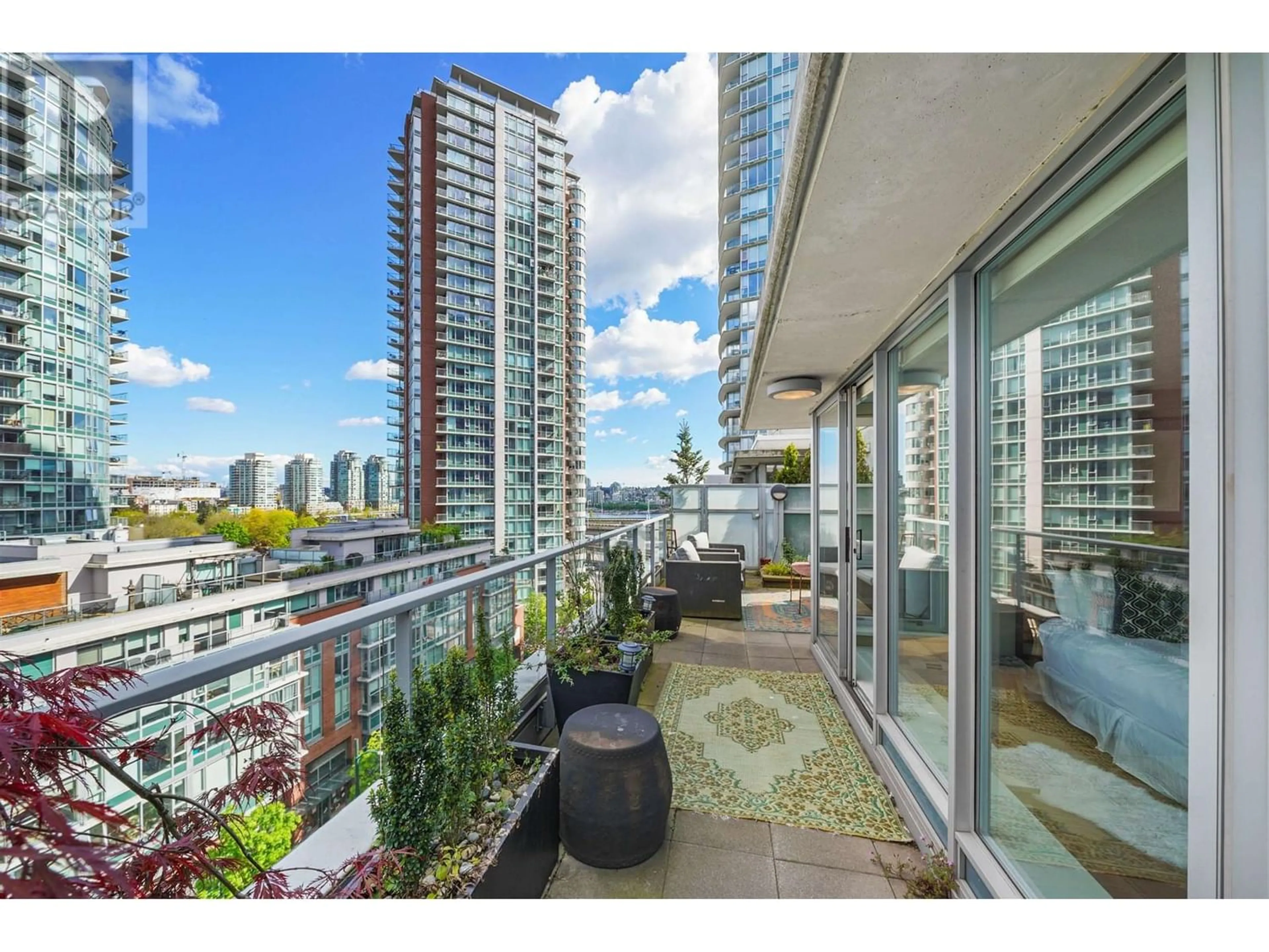 Indoor foyer for 807 633 ABBOTT STREET, Vancouver British Columbia V6B0J3