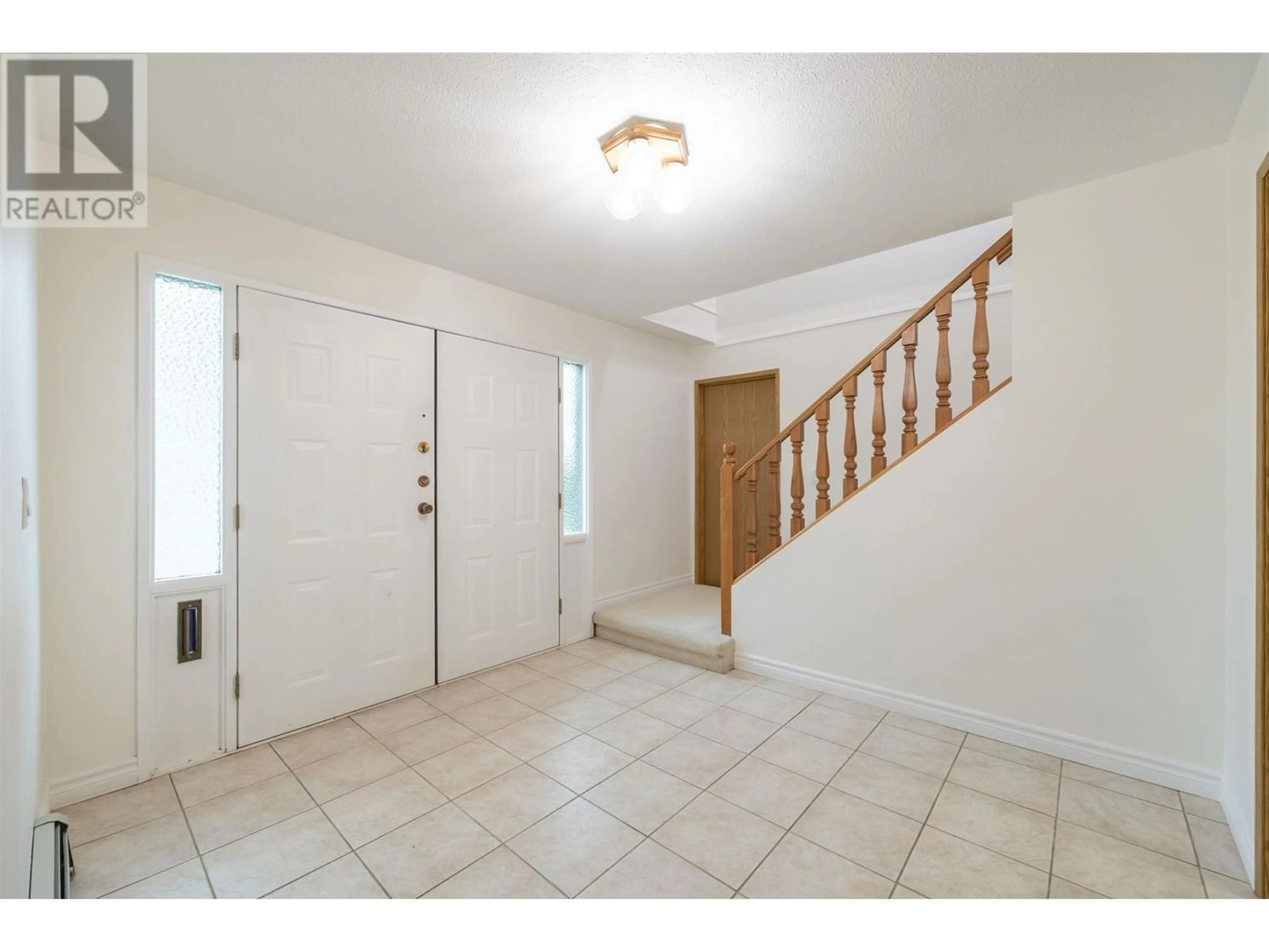 Indoor entryway for 7596 ELWELL STREET, Burnaby British Columbia V5E1L6