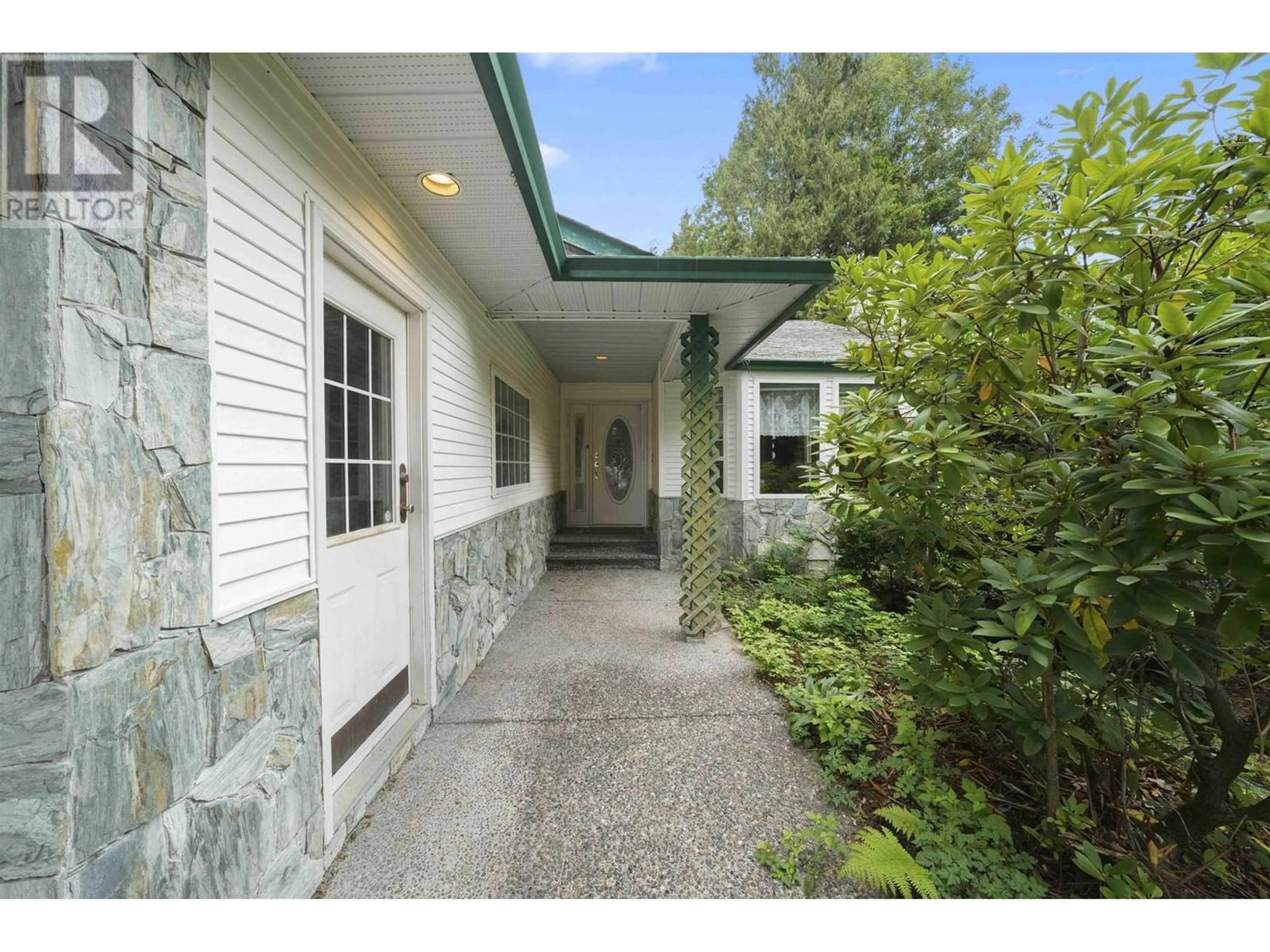 Indoor entryway for 22473 132 AVENUE, Maple Ridge British Columbia V4R2P6