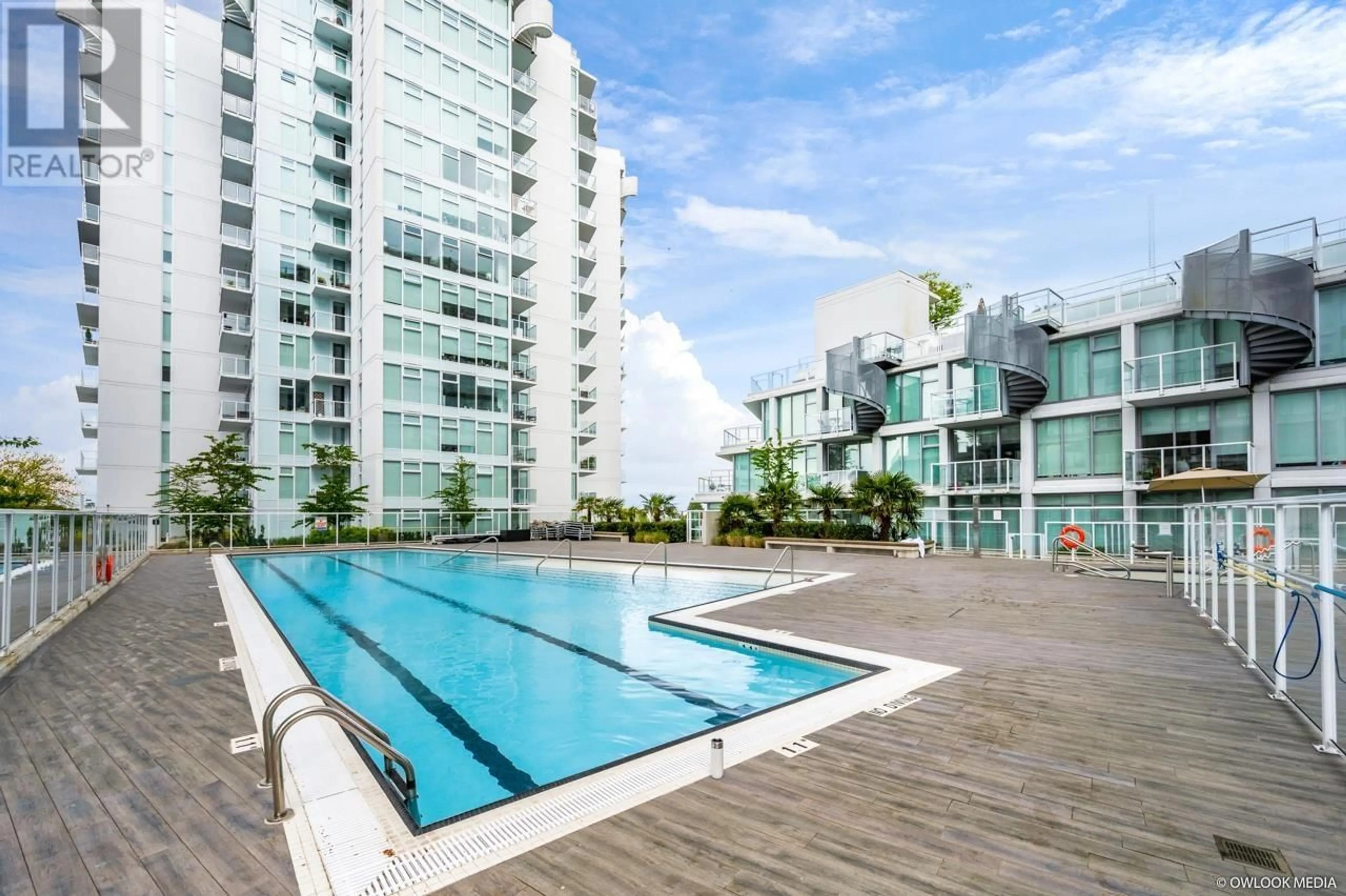 Indoor or outdoor pool for 1210 2220 KINGSWAY, Vancouver British Columbia V5N2T7