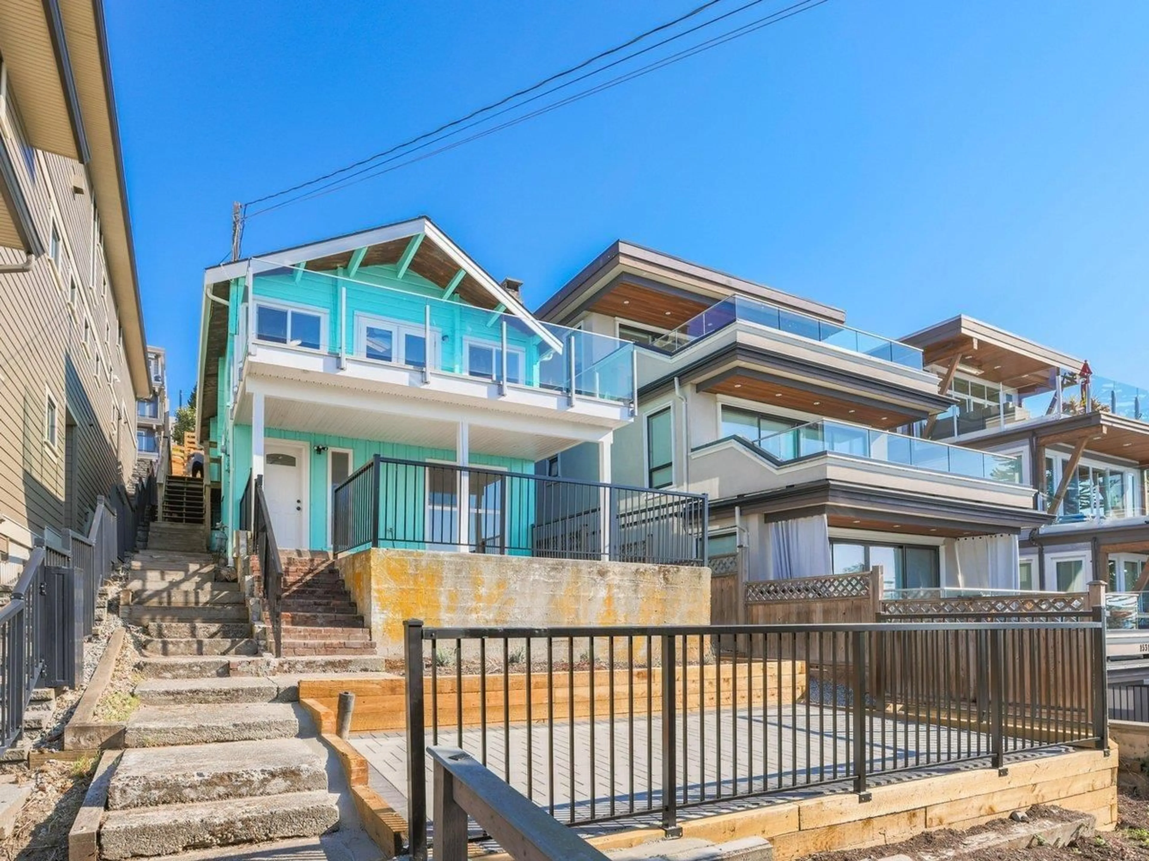Frontside or backside of a home for 15315 VICTORIA AVENUE, White Rock British Columbia V4B1G9