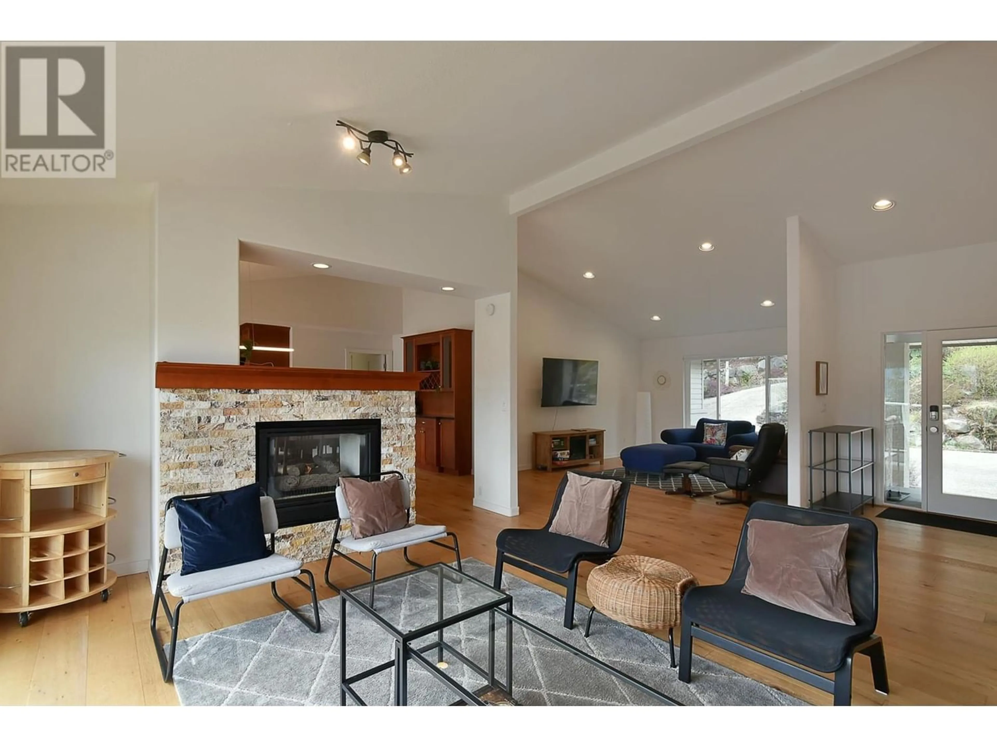 Living room for 6274 FAIRWAY AVENUE, Sechelt British Columbia V7Z0P8