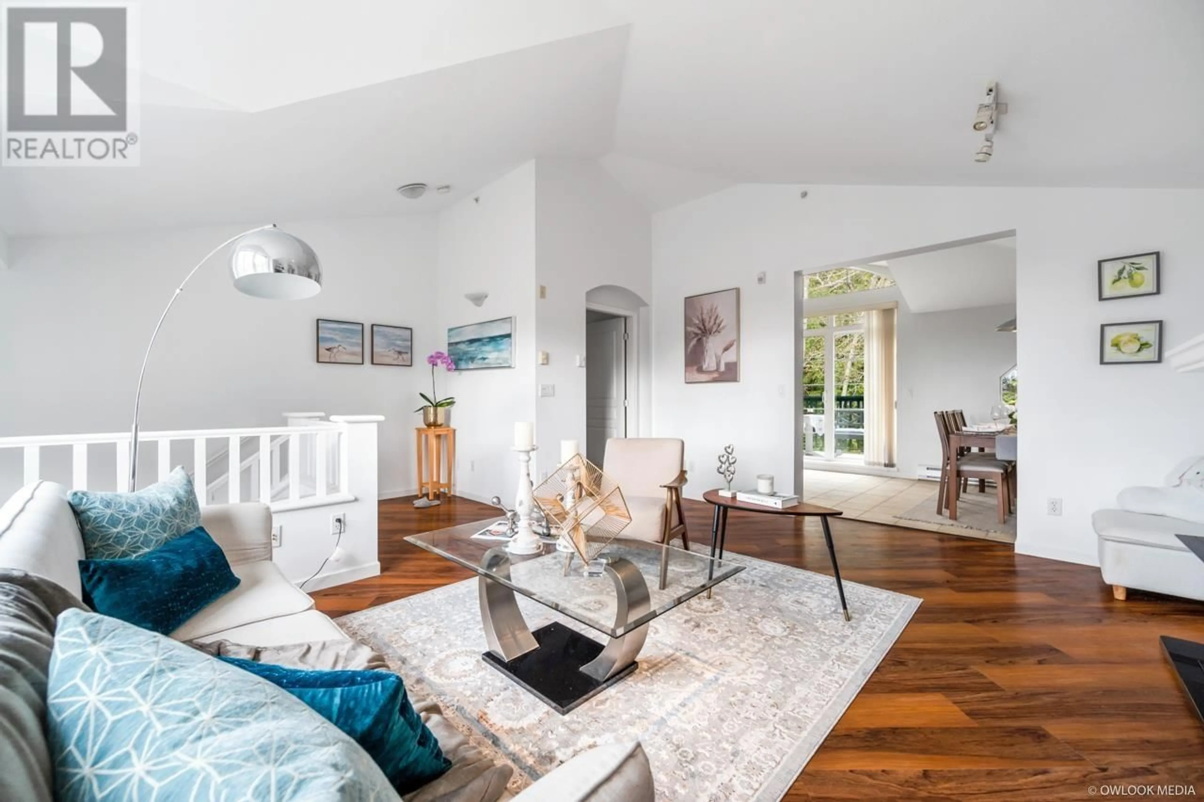 Living room for 29 5605 HAMPTON PLACE, Vancouver British Columbia V6T2H2