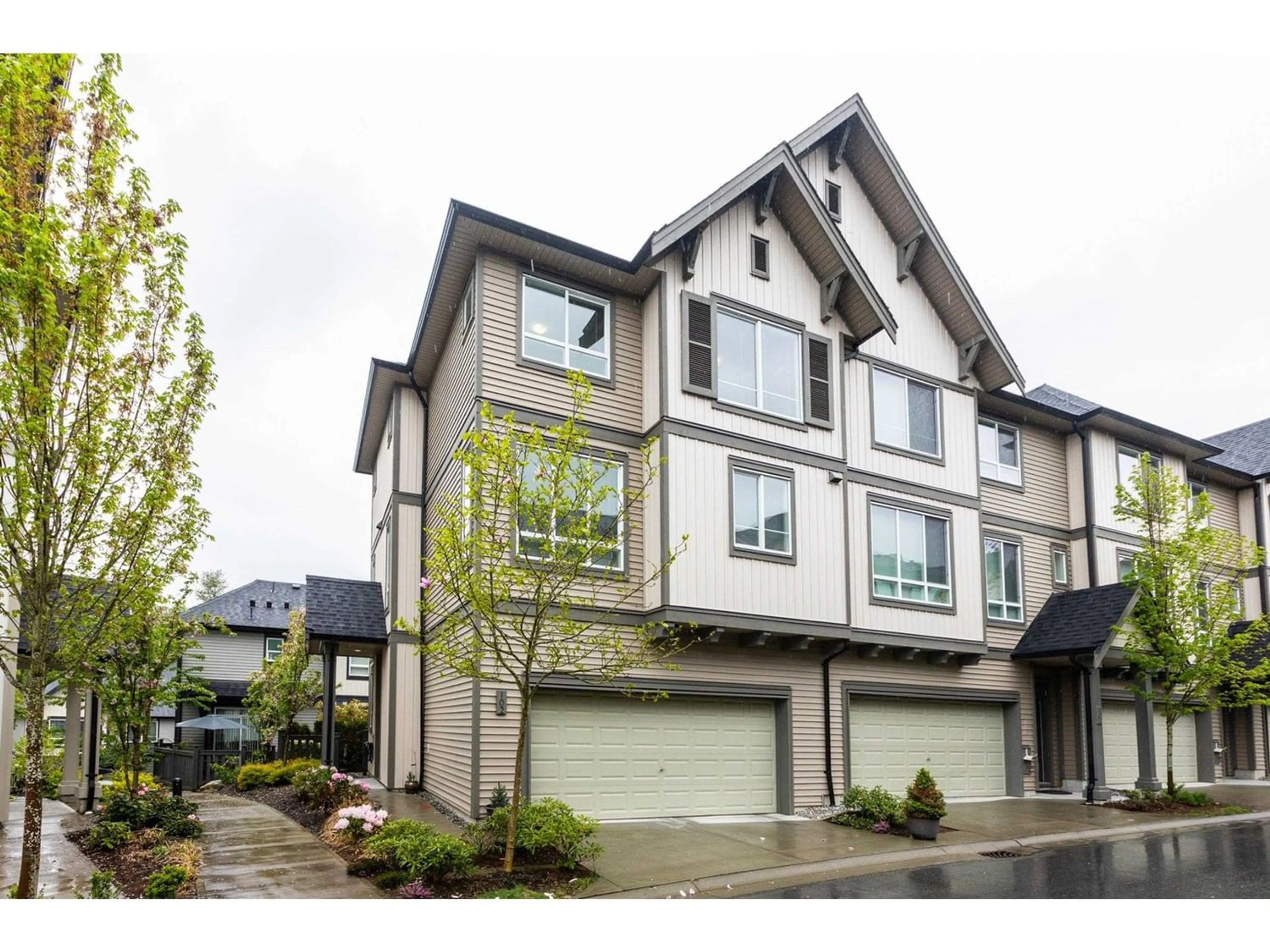 A pic from exterior of the house or condo for 102 30930 WESTRIDGE PLACE, Abbotsford British Columbia V2T0H6