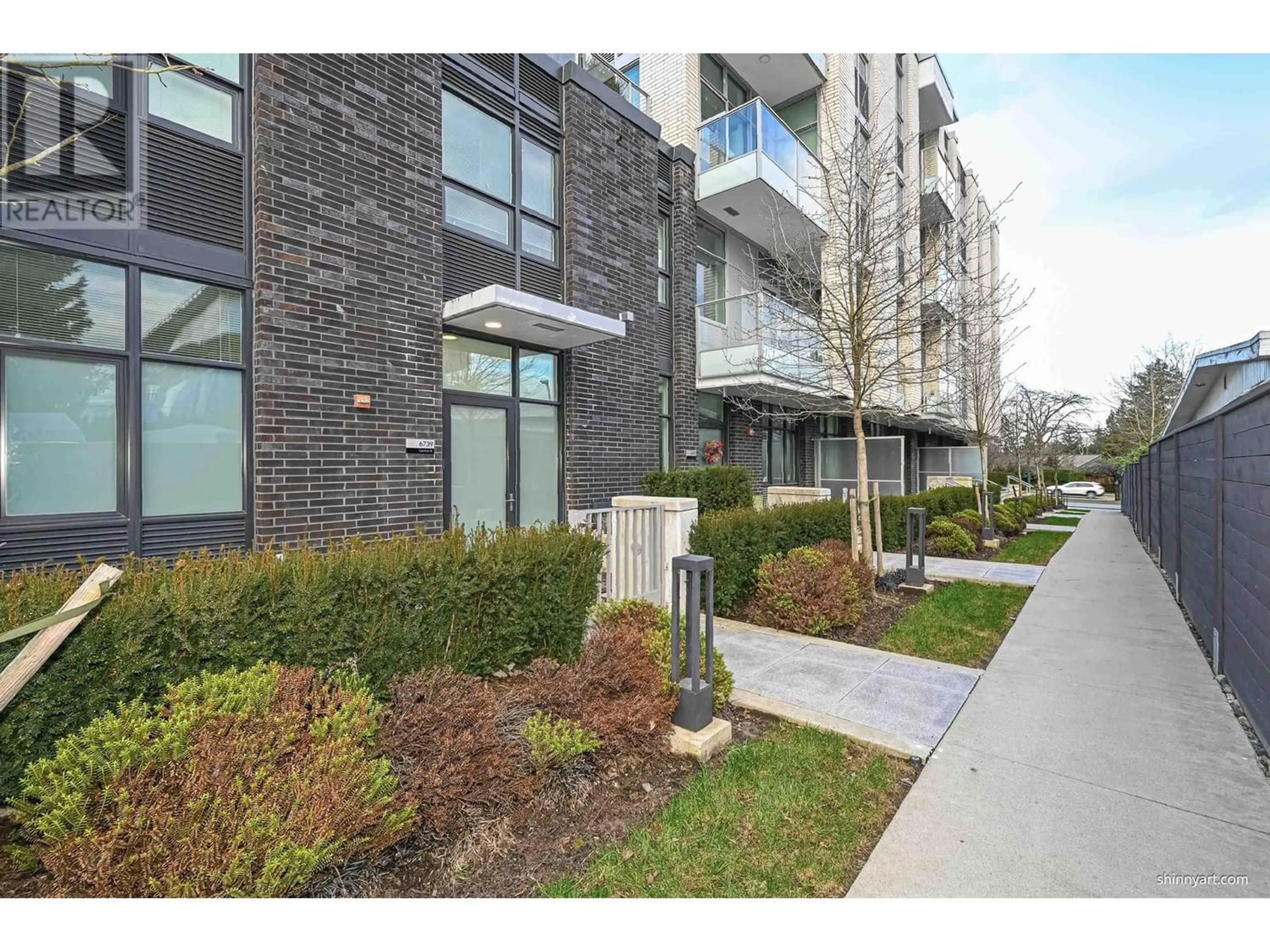 A pic from exterior of the house or condo for 6739 CAMBIE STREET, Vancouver British Columbia V6P3H1