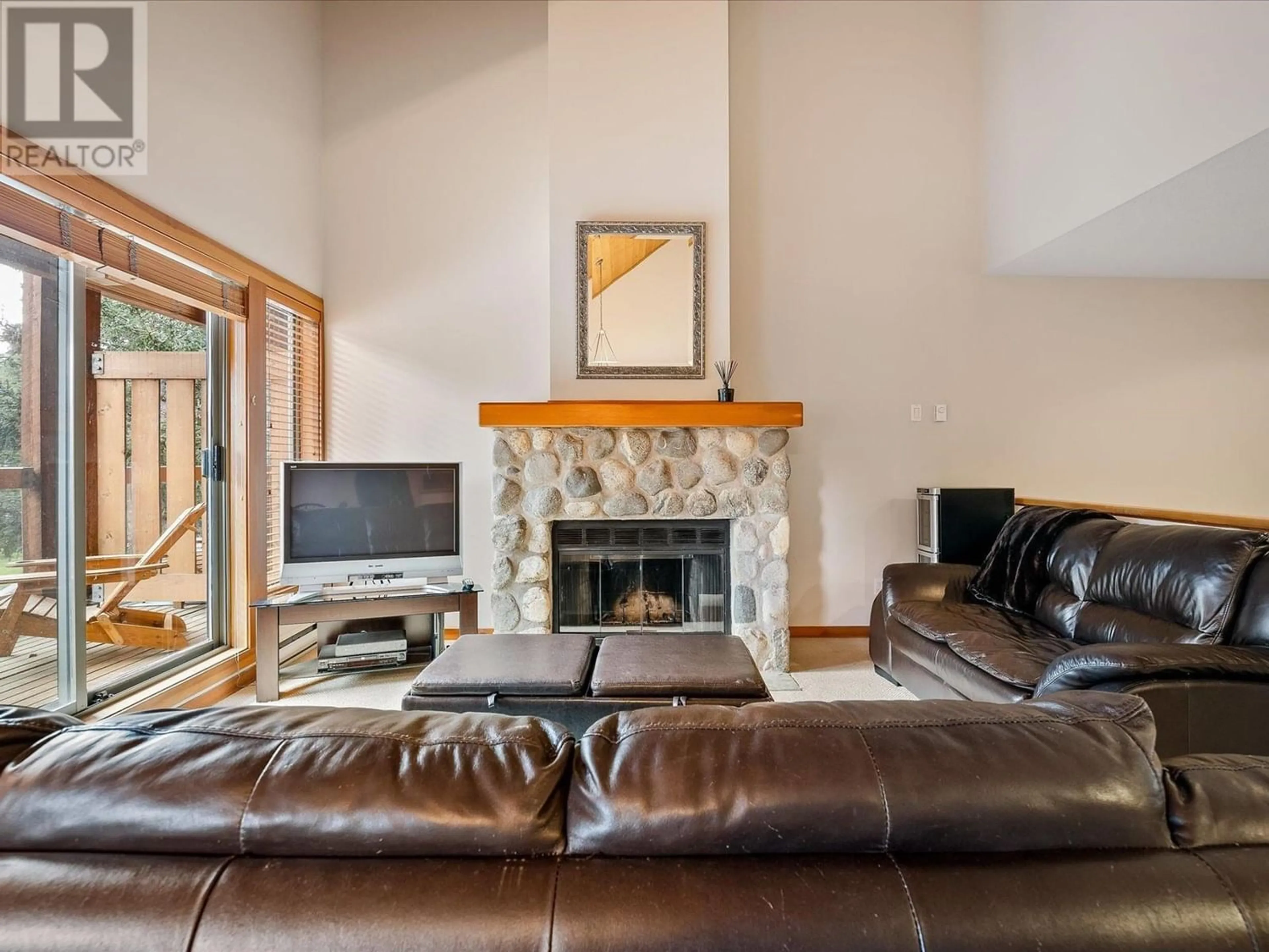 Living room for 4653 MONTEBELLO PLACE, Whistler British Columbia V8E0Z4
