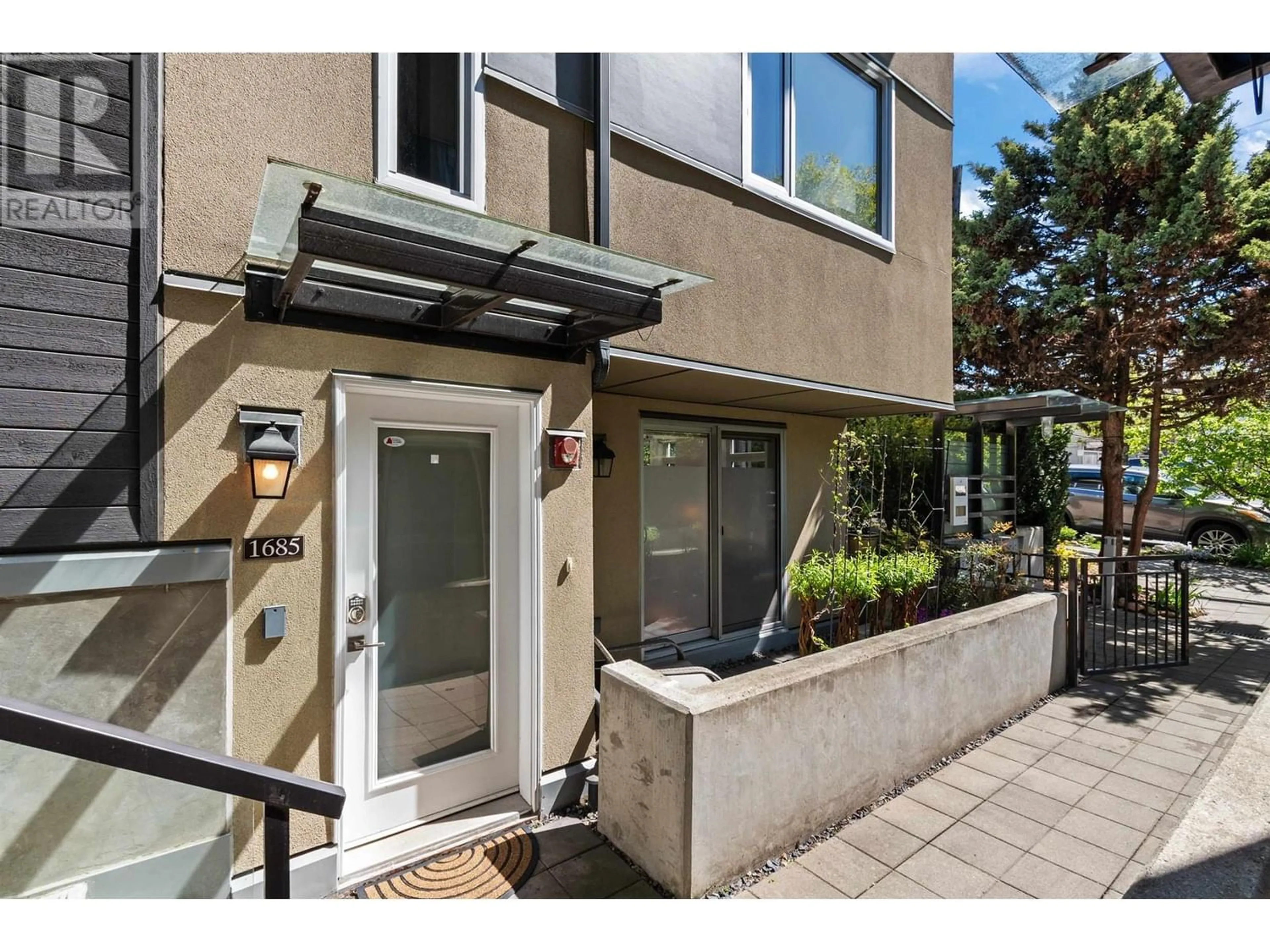 A pic from exterior of the house or condo for 1685 KITCHENER STREET, Vancouver British Columbia V5L2W1