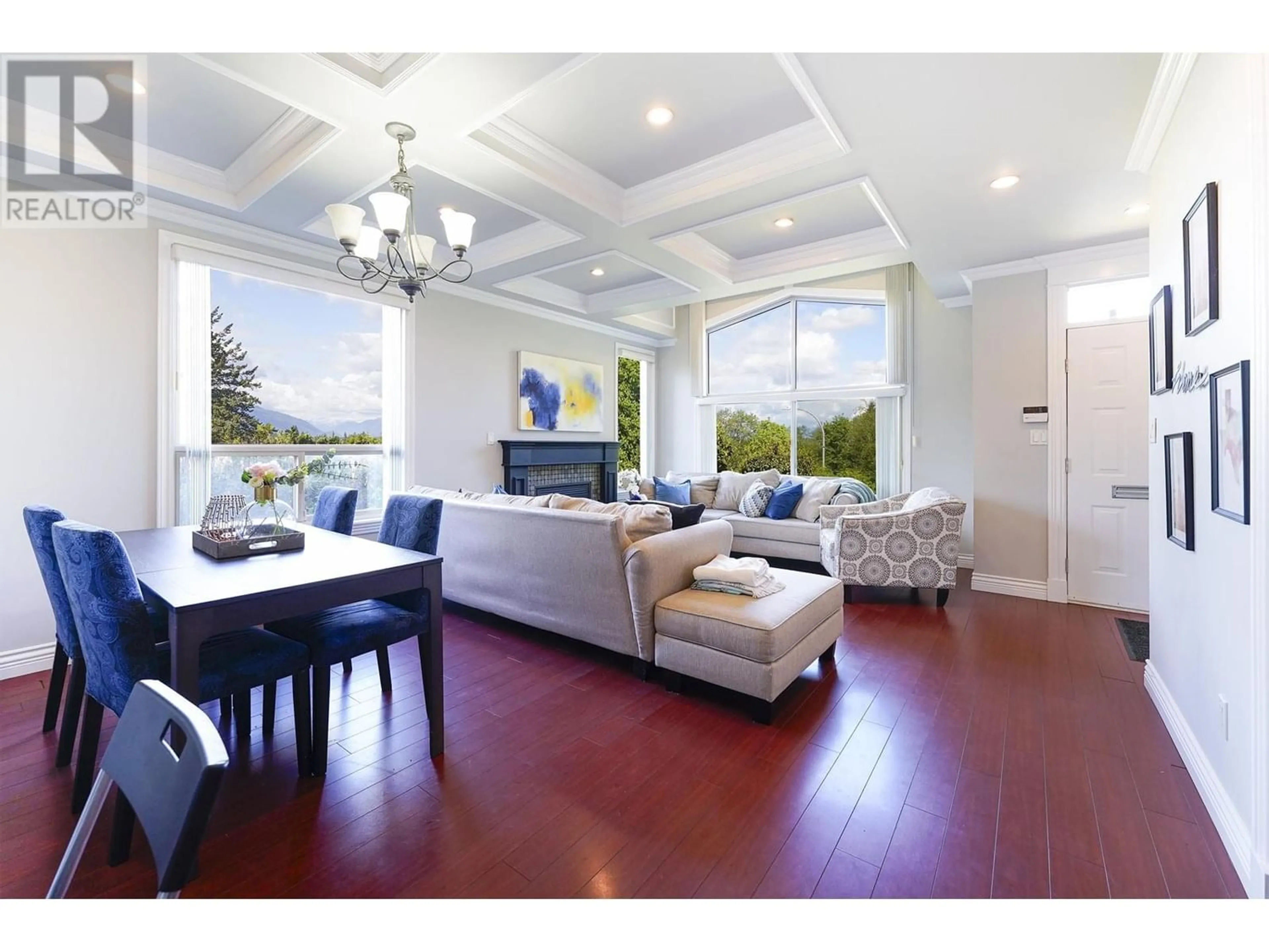 Living room for 5555 ROYAL OAK AVENUE, Burnaby British Columbia V5H3N2