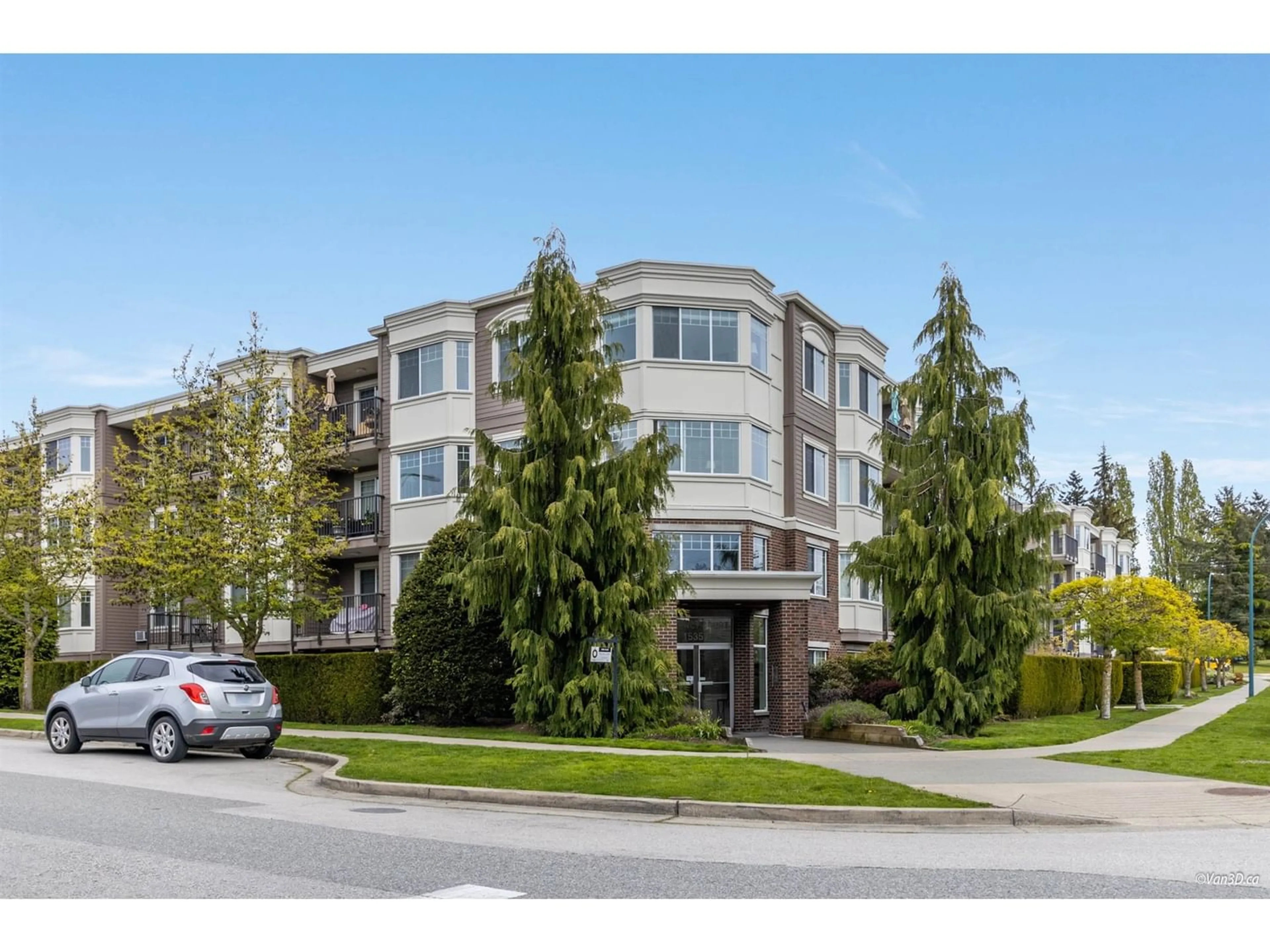 A pic from exterior of the house or condo for 309 15357 ROPER AVENUE, White Rock British Columbia V4B2G2