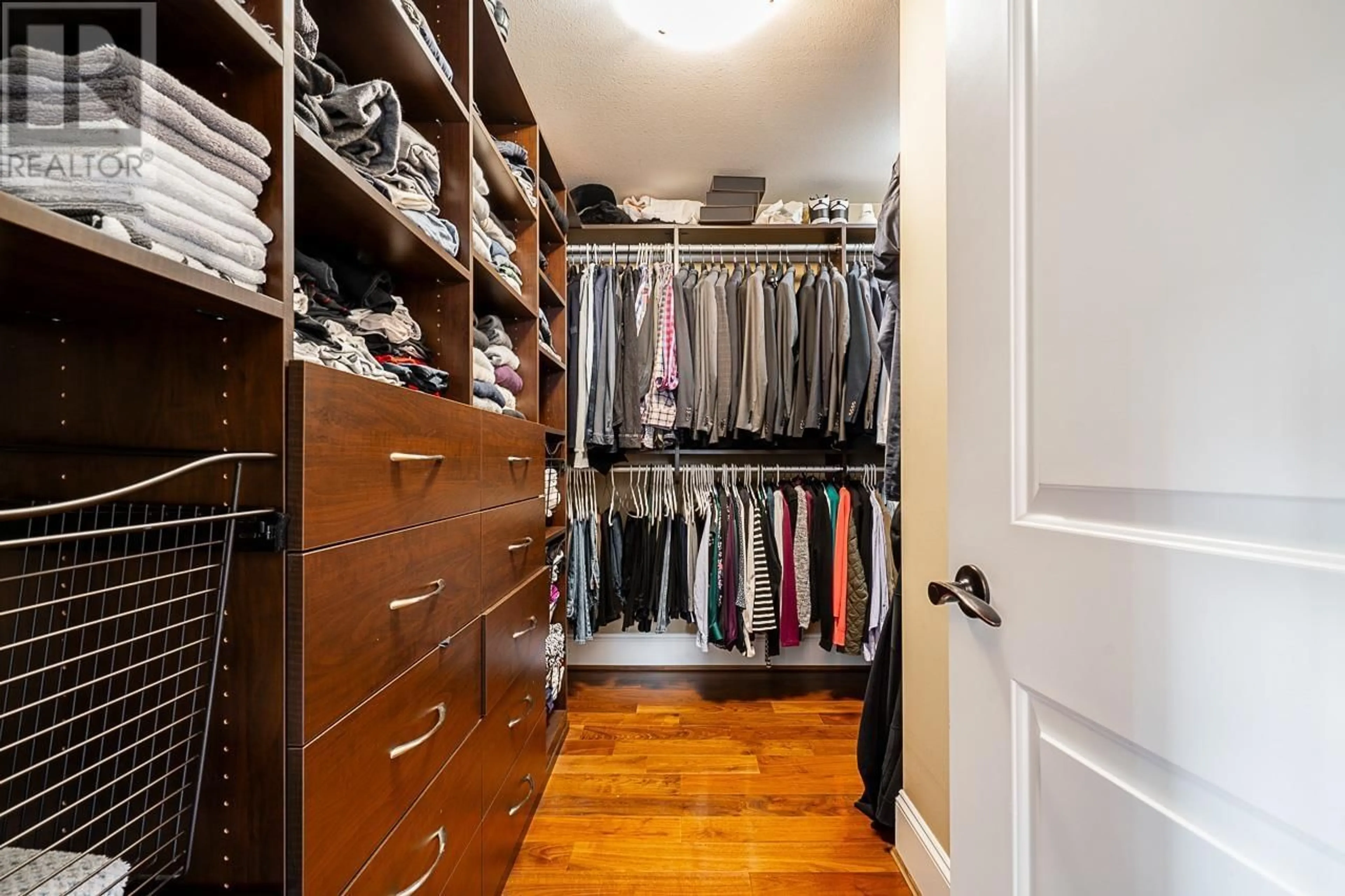 Storage room or clothes room or walk-in closet for 596 W 18TH AVENUE, Vancouver British Columbia V5Z1V6