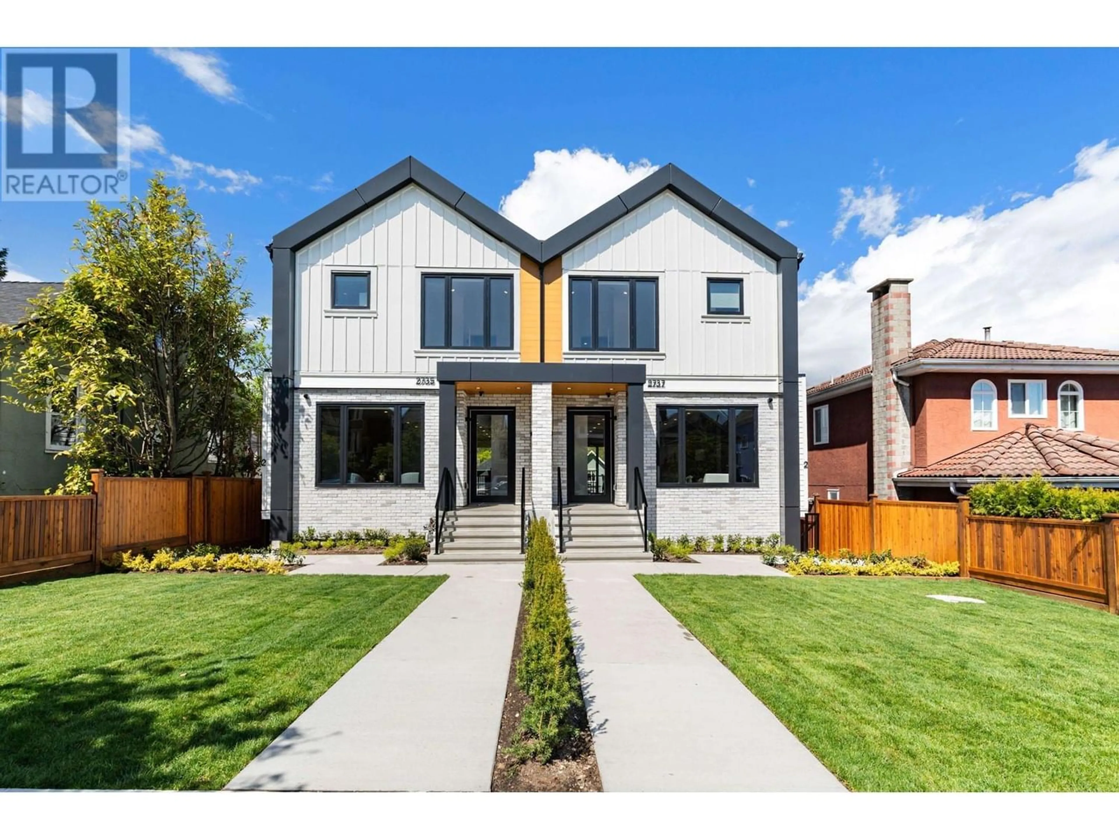 Frontside or backside of a home for 2735 OXFORD STREET, Vancouver British Columbia V5K1N5