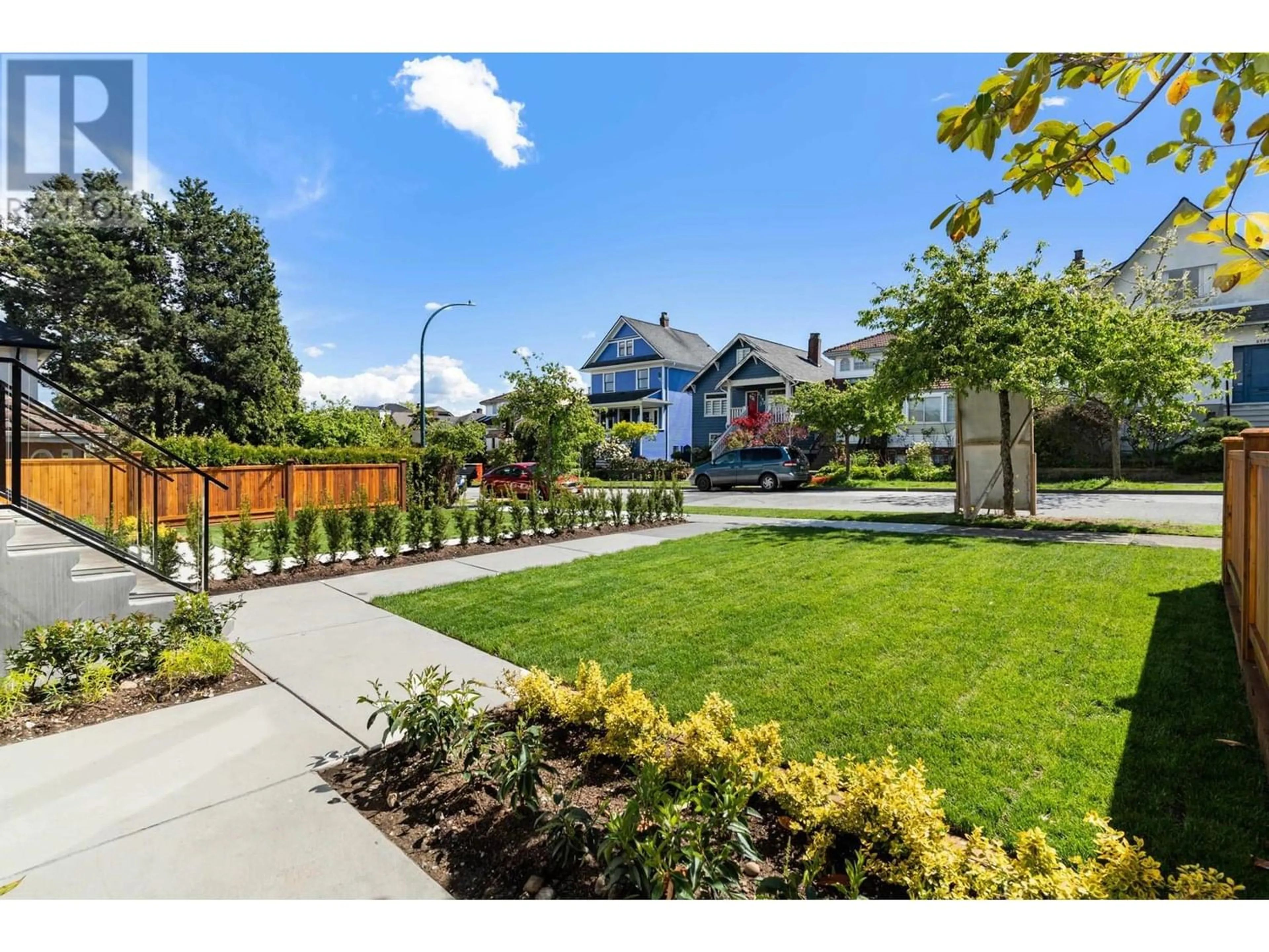 Fenced yard for 2735 OXFORD STREET, Vancouver British Columbia V5K1N5