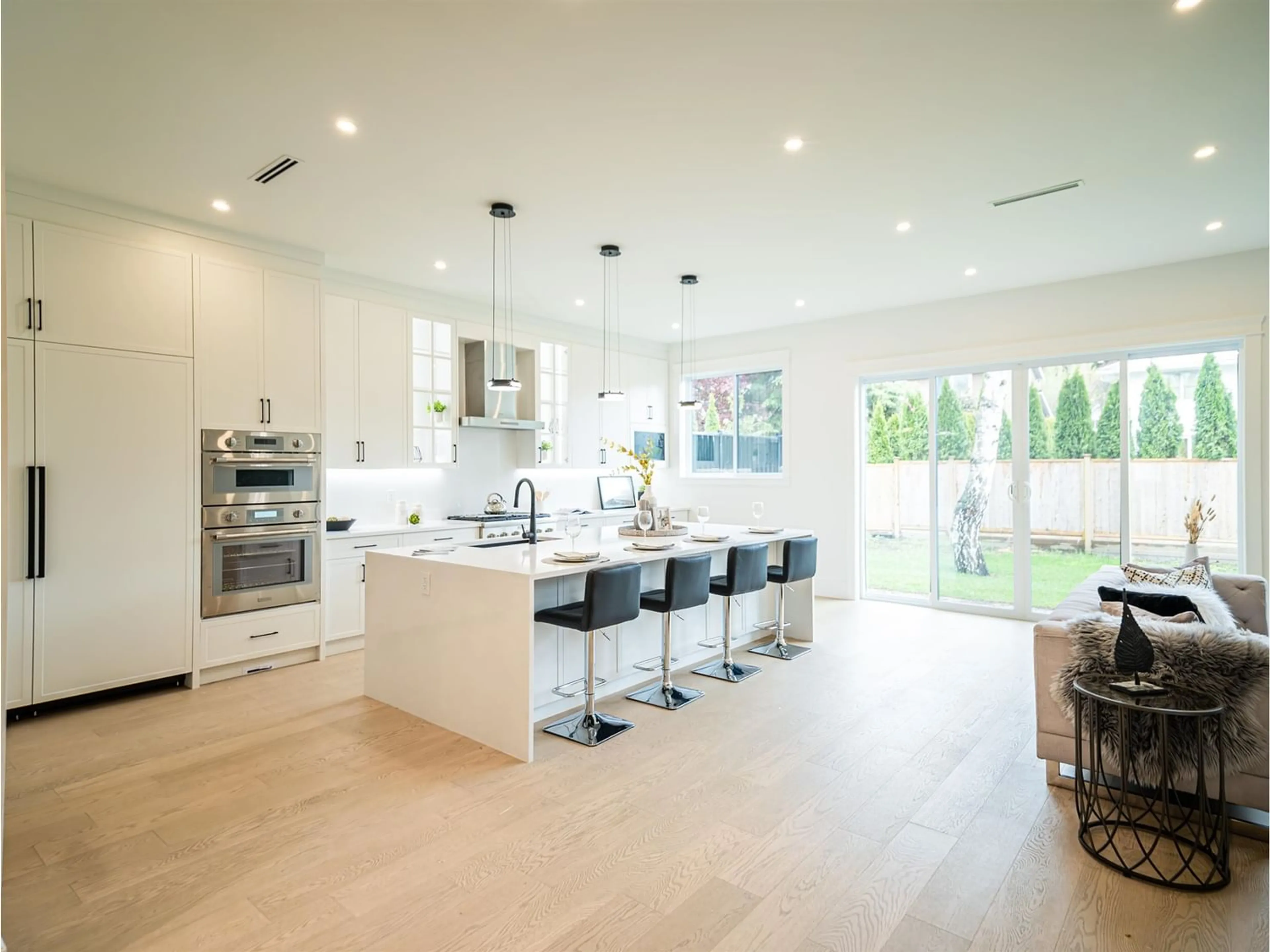 Contemporary kitchen for 12676 25 AVENUE, Surrey British Columbia V4A2K4