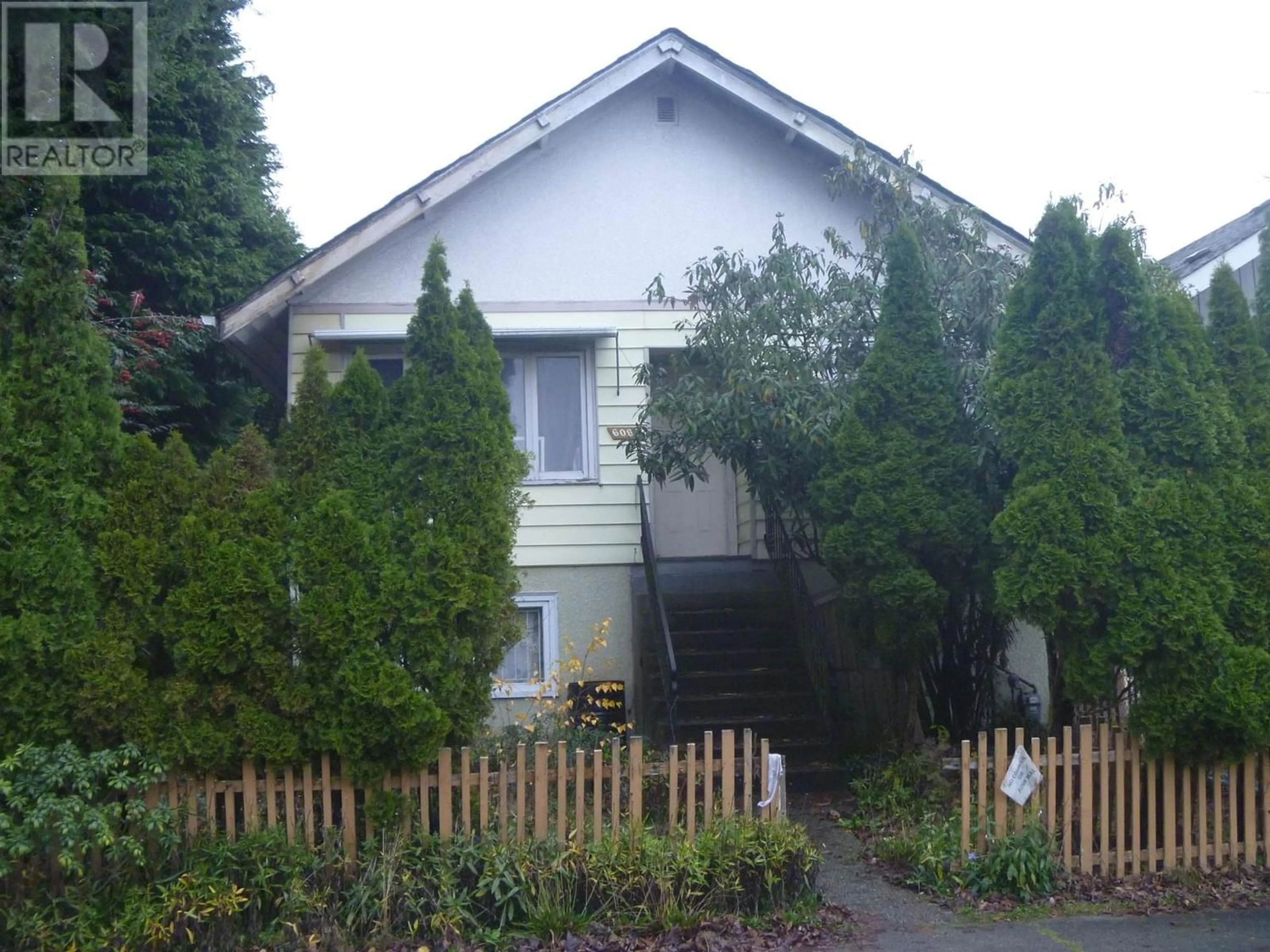 Outside view for 6084 CHESTER STREET, Vancouver British Columbia V5W3B9