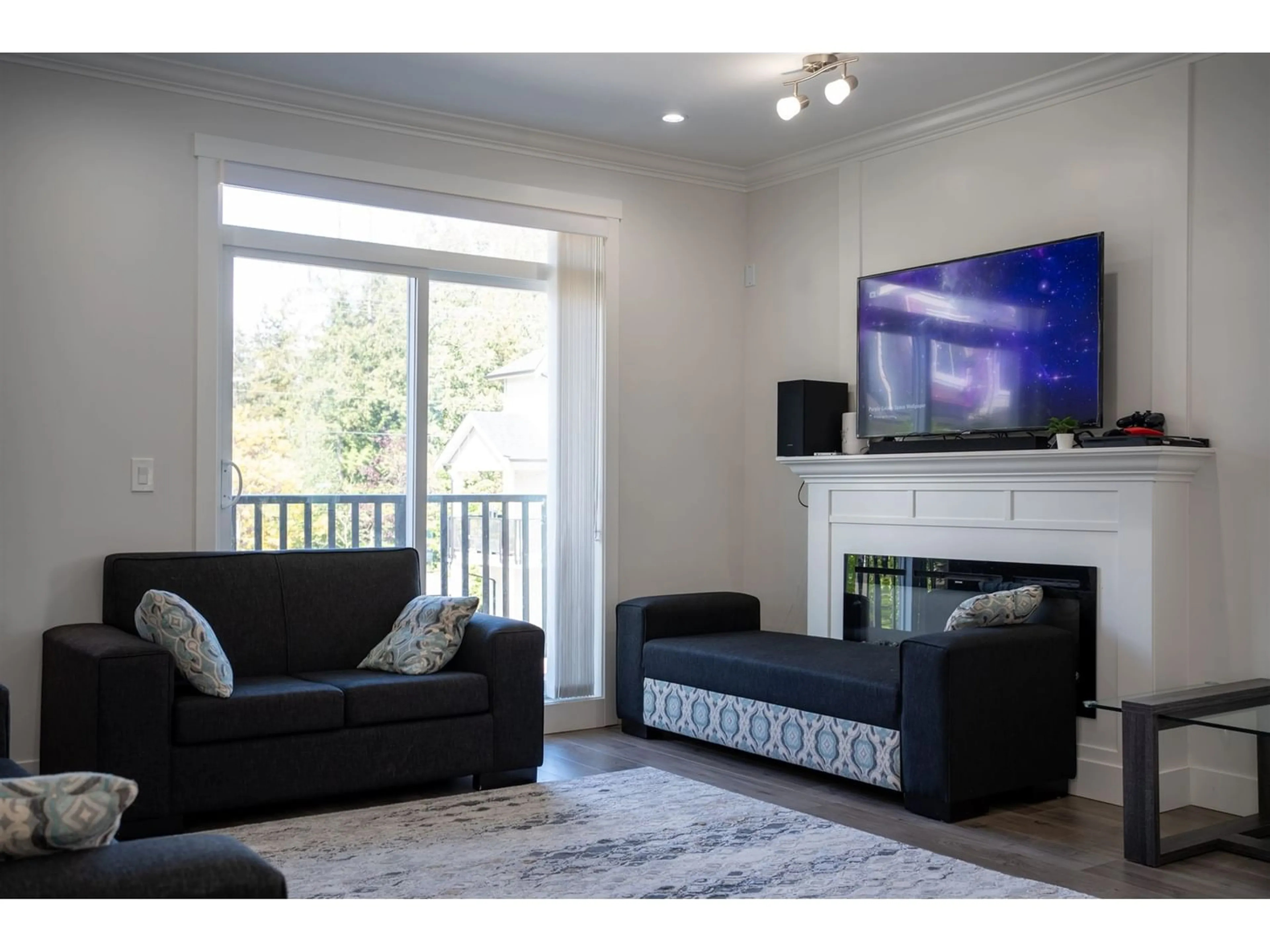 Living room for 176 13898 64 AVENUE, Surrey British Columbia V3W1L6