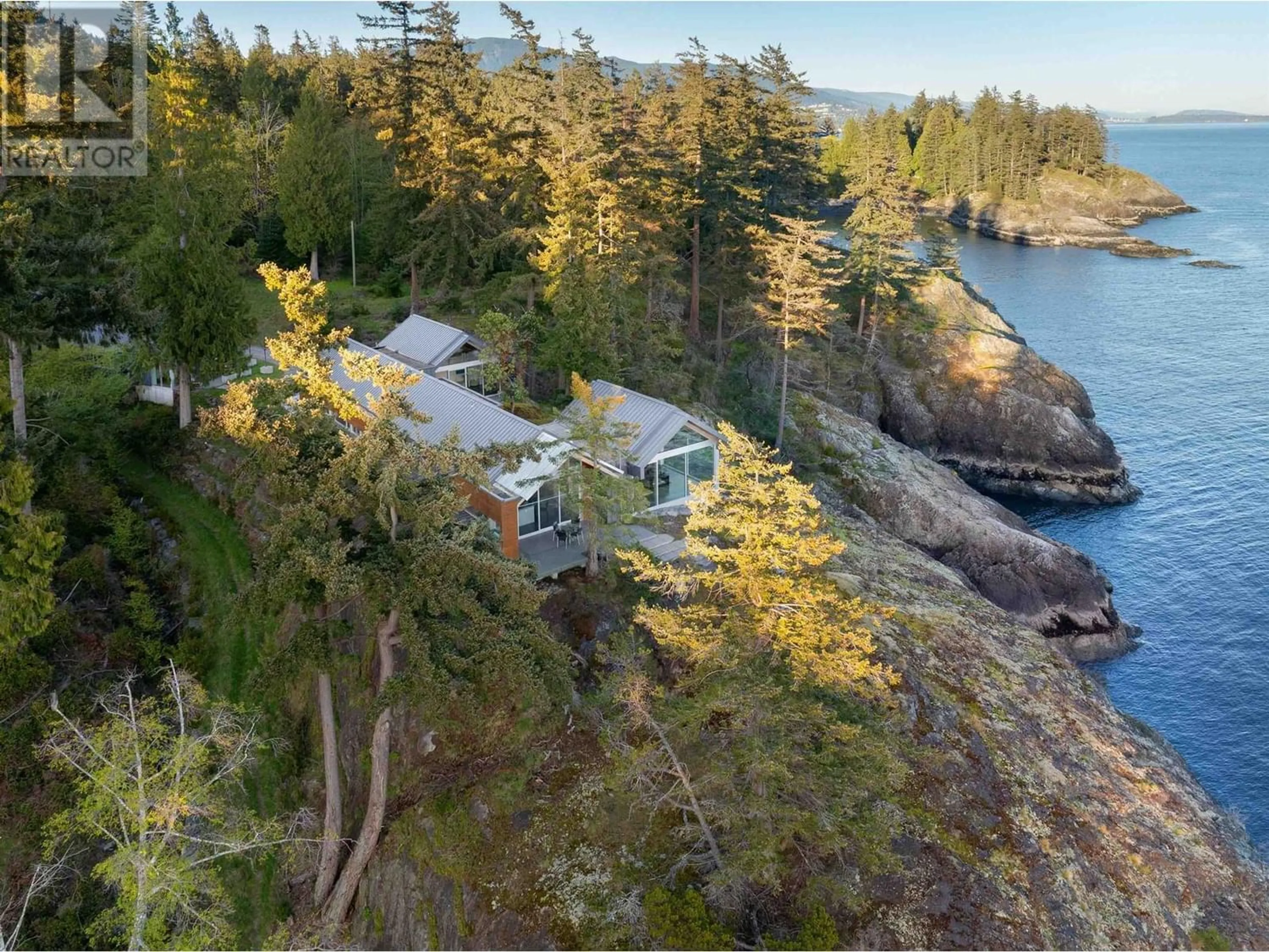 Cottage for 931 OCEAN PARK LANE, Bowen Island British Columbia V0N1G2