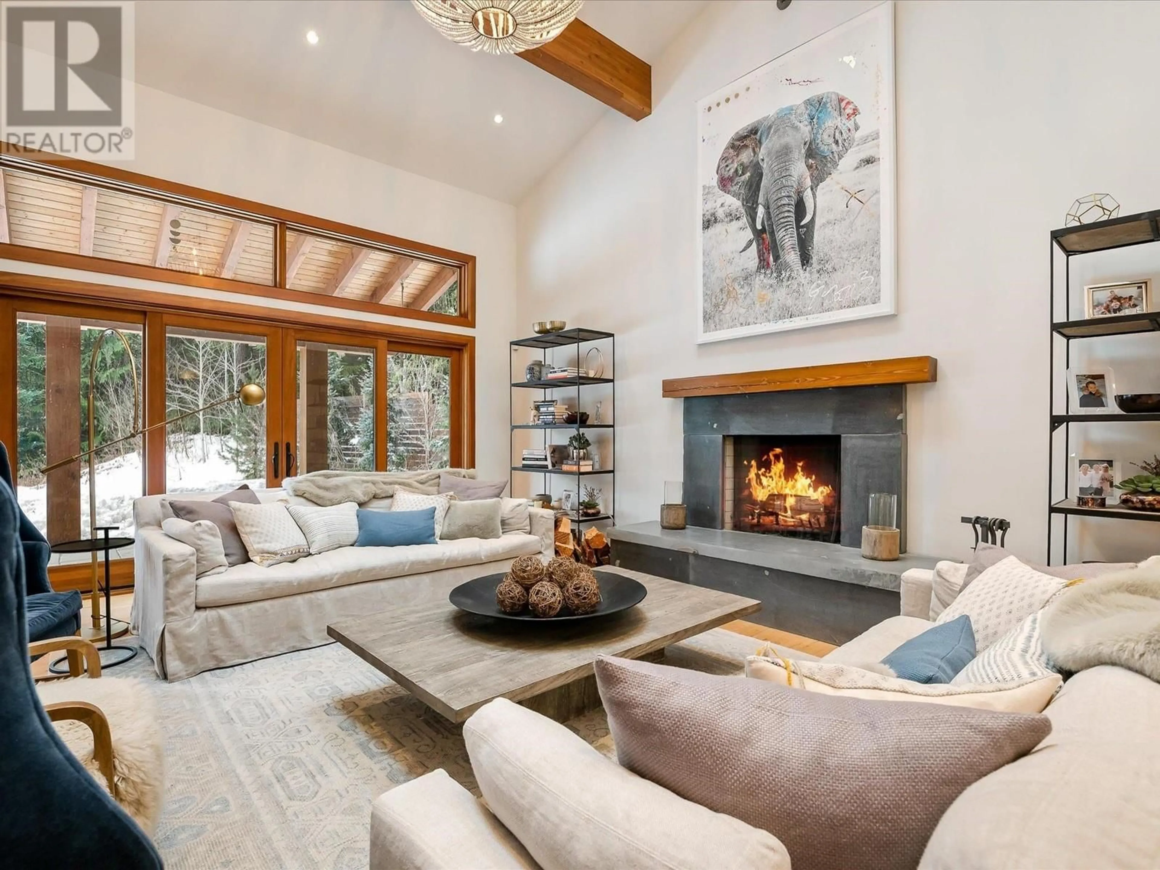 Living room for 8171 MEADOW LANE, Whistler British Columbia V8E0G3