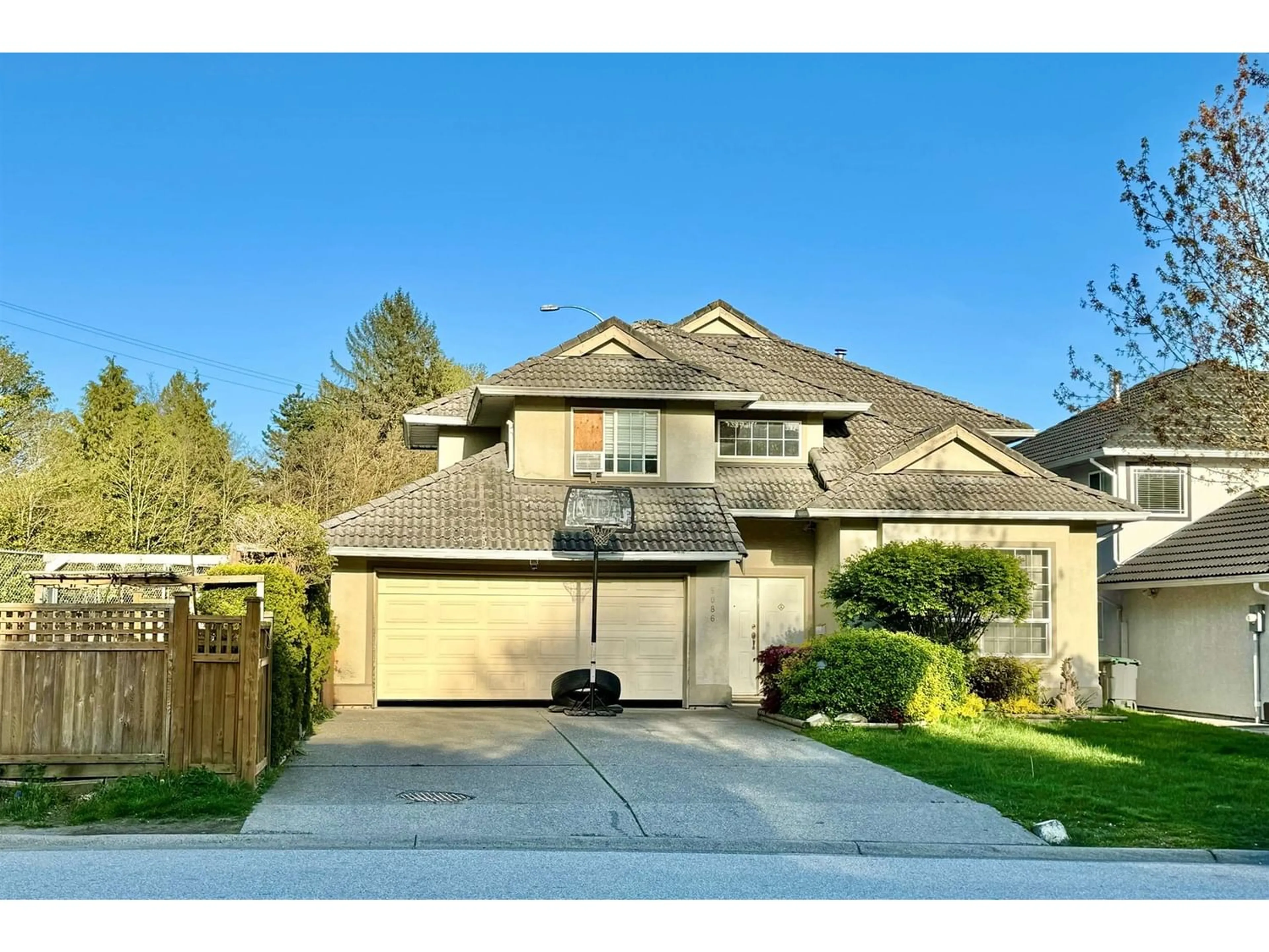 Frontside or backside of a home for 9086 150 STREET, Surrey British Columbia V3R6X2