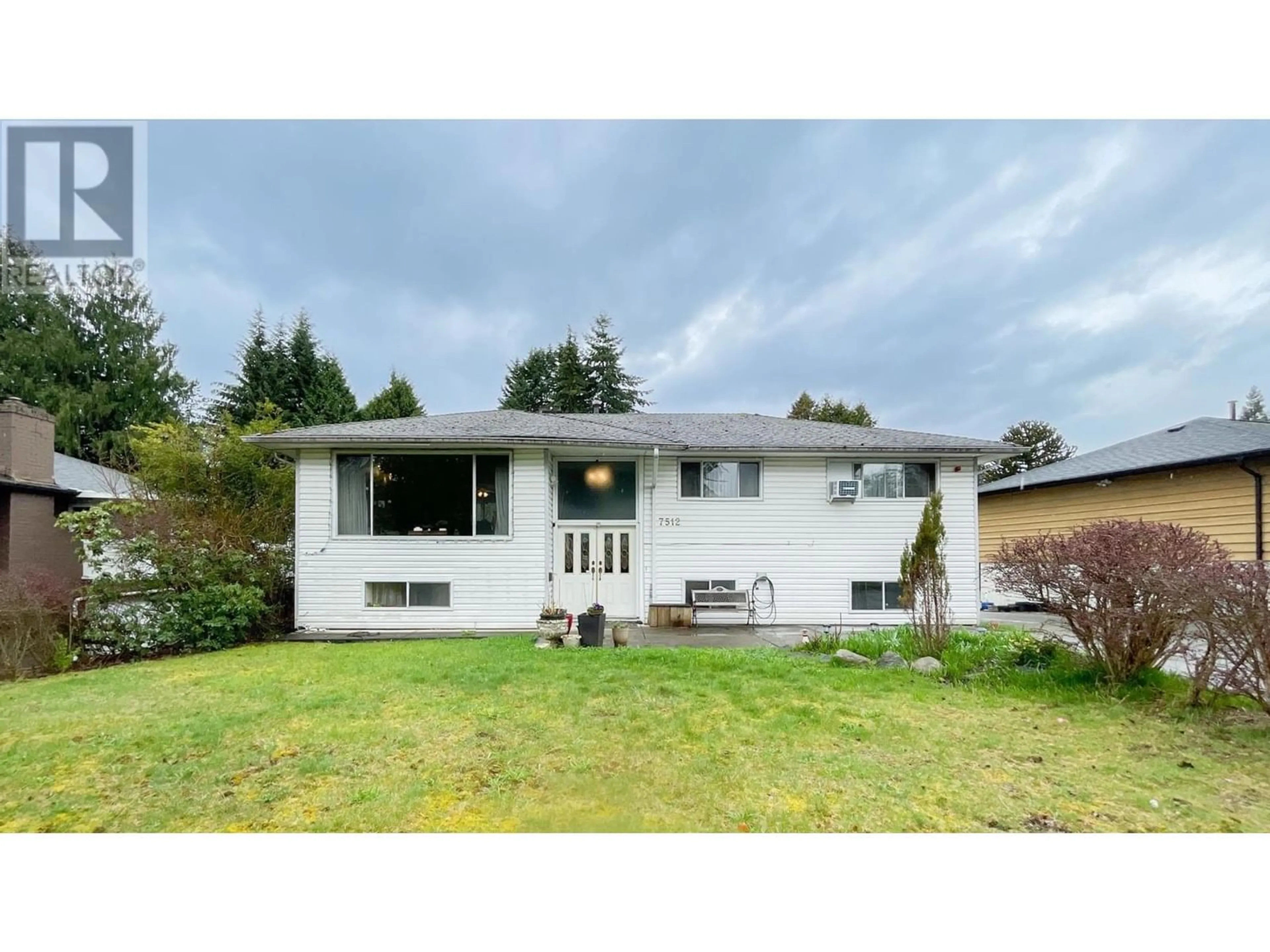 Frontside or backside of a home for 7512 MARK CRESCENT, Burnaby British Columbia V5A1Z3