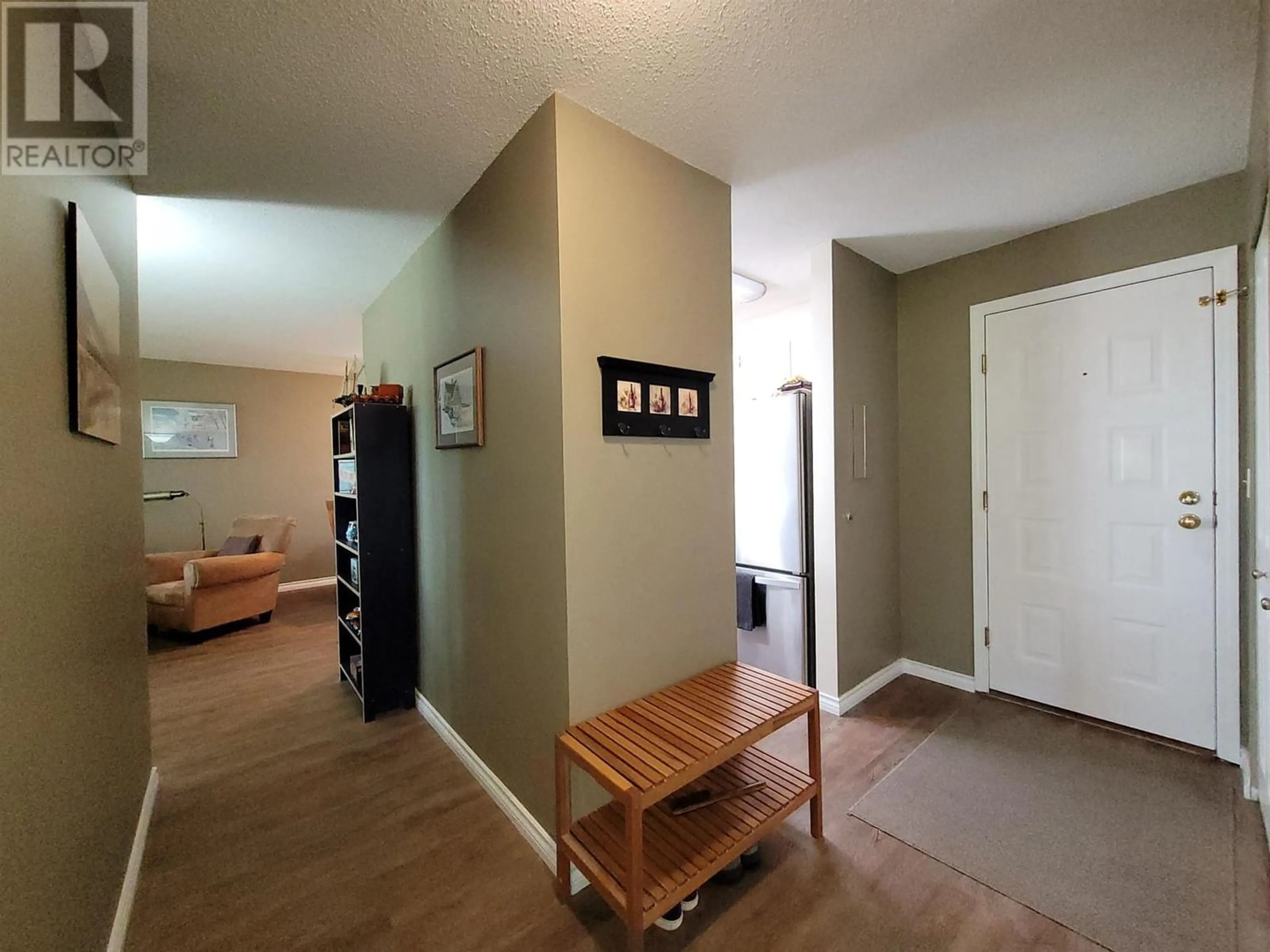 Indoor entryway for 310 4926 48 AVENUE, Delta British Columbia V4K1V3