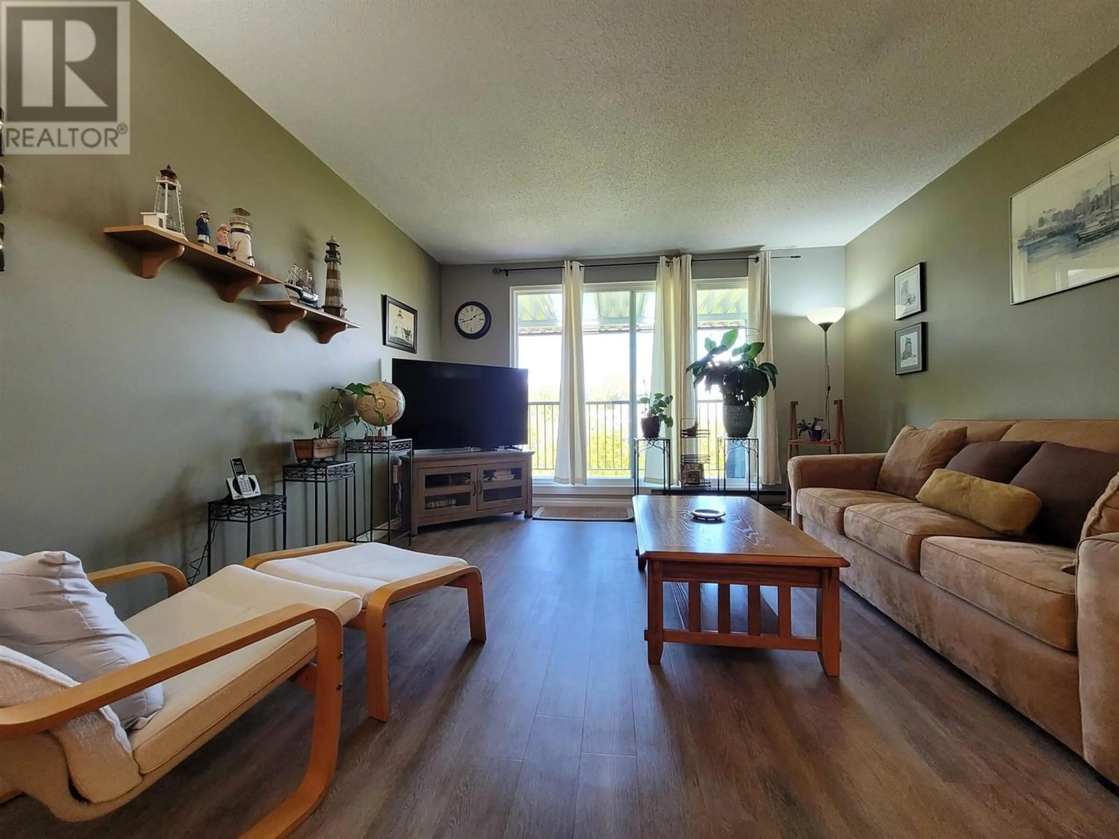 Living room for 310 4926 48 AVENUE, Delta British Columbia V4K1V3