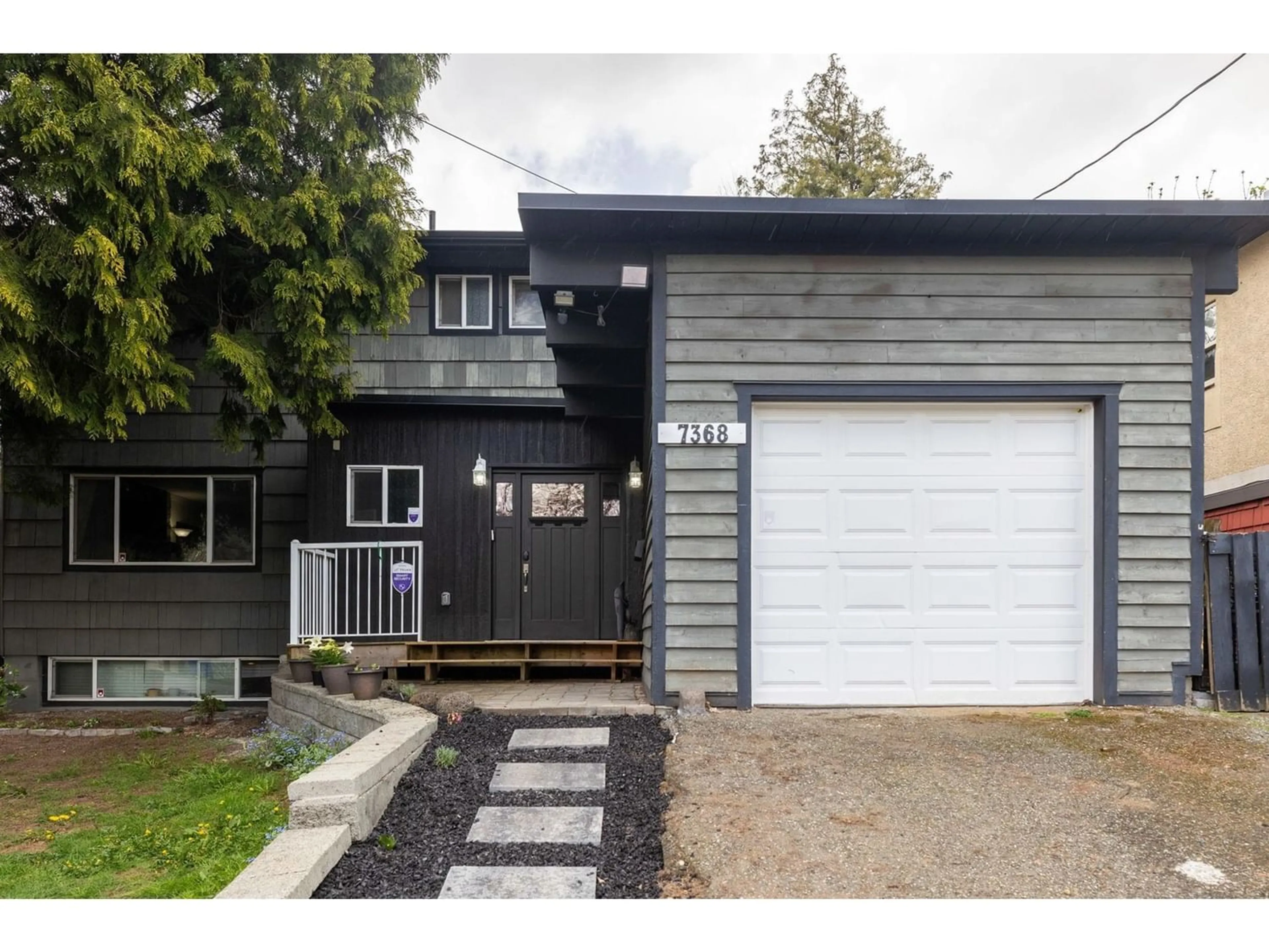 Frontside or backside of a home for 7368 MURRAY STREET, Mission British Columbia V2V4A4