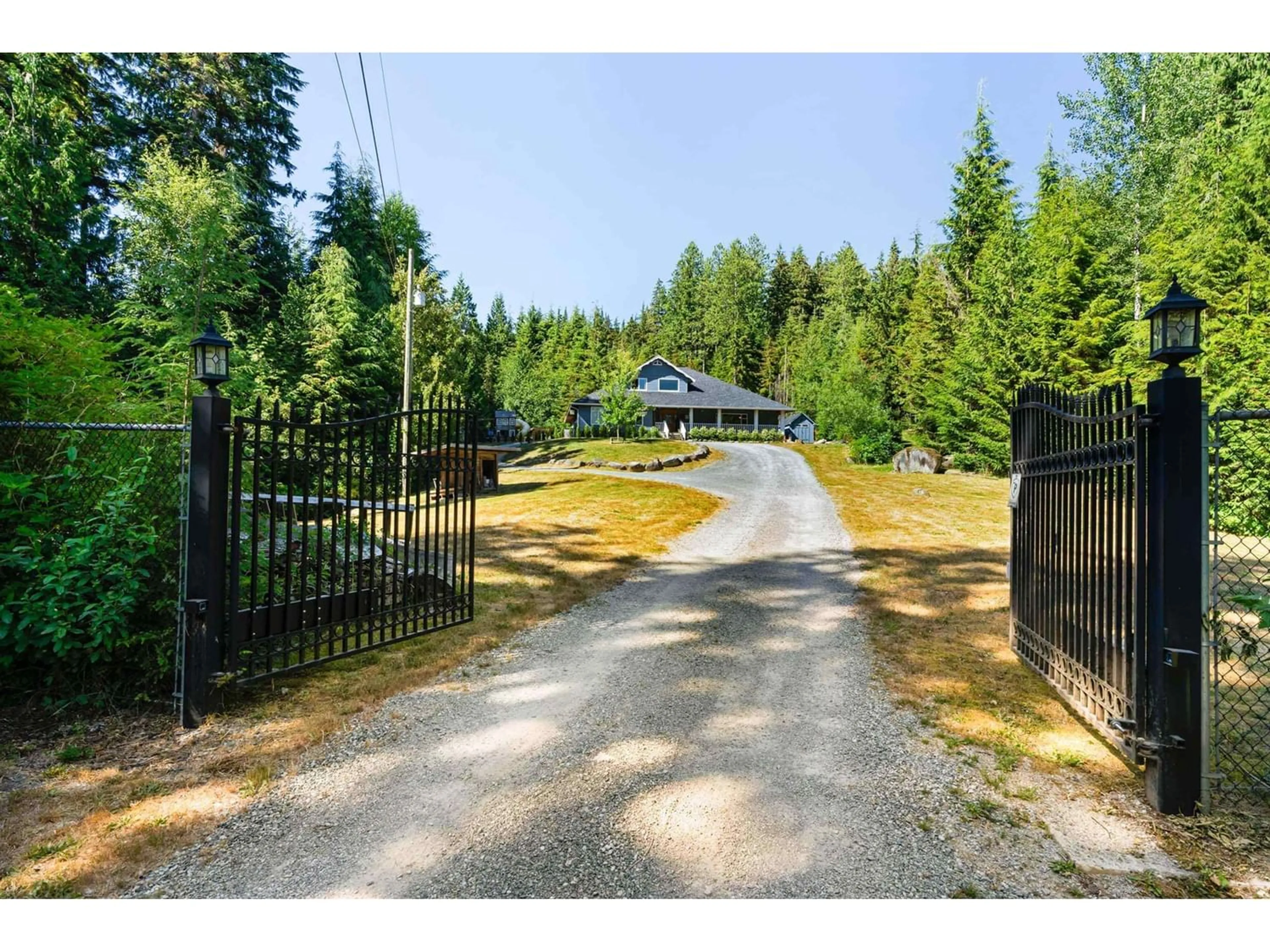 Fenced yard for 12099 CARDINAL STREET, Mission British Columbia V4S1L3