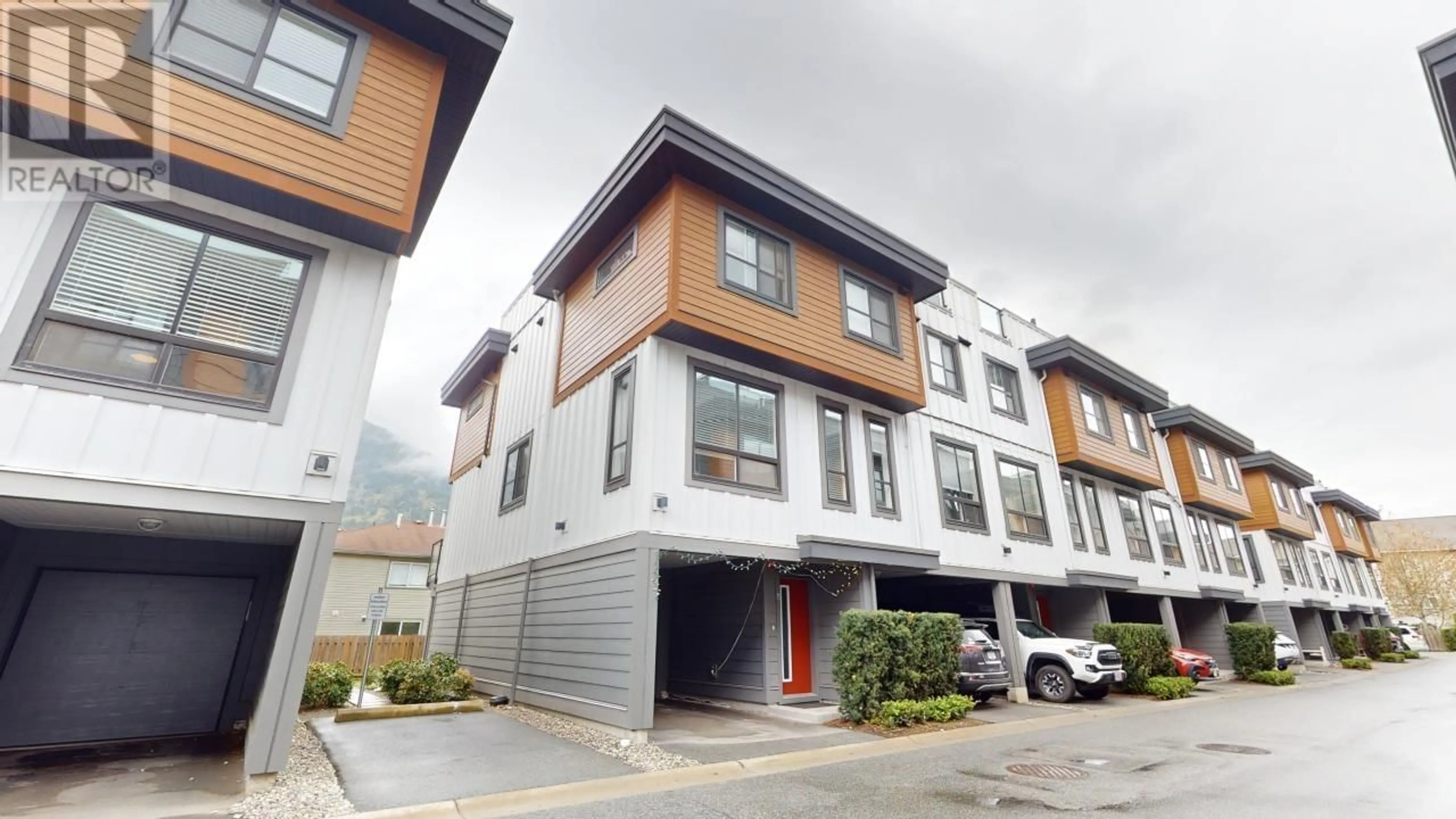 A pic from exterior of the house or condo for 15 39769 GOVERNMENT ROAD, Squamish British Columbia V8B0Z1