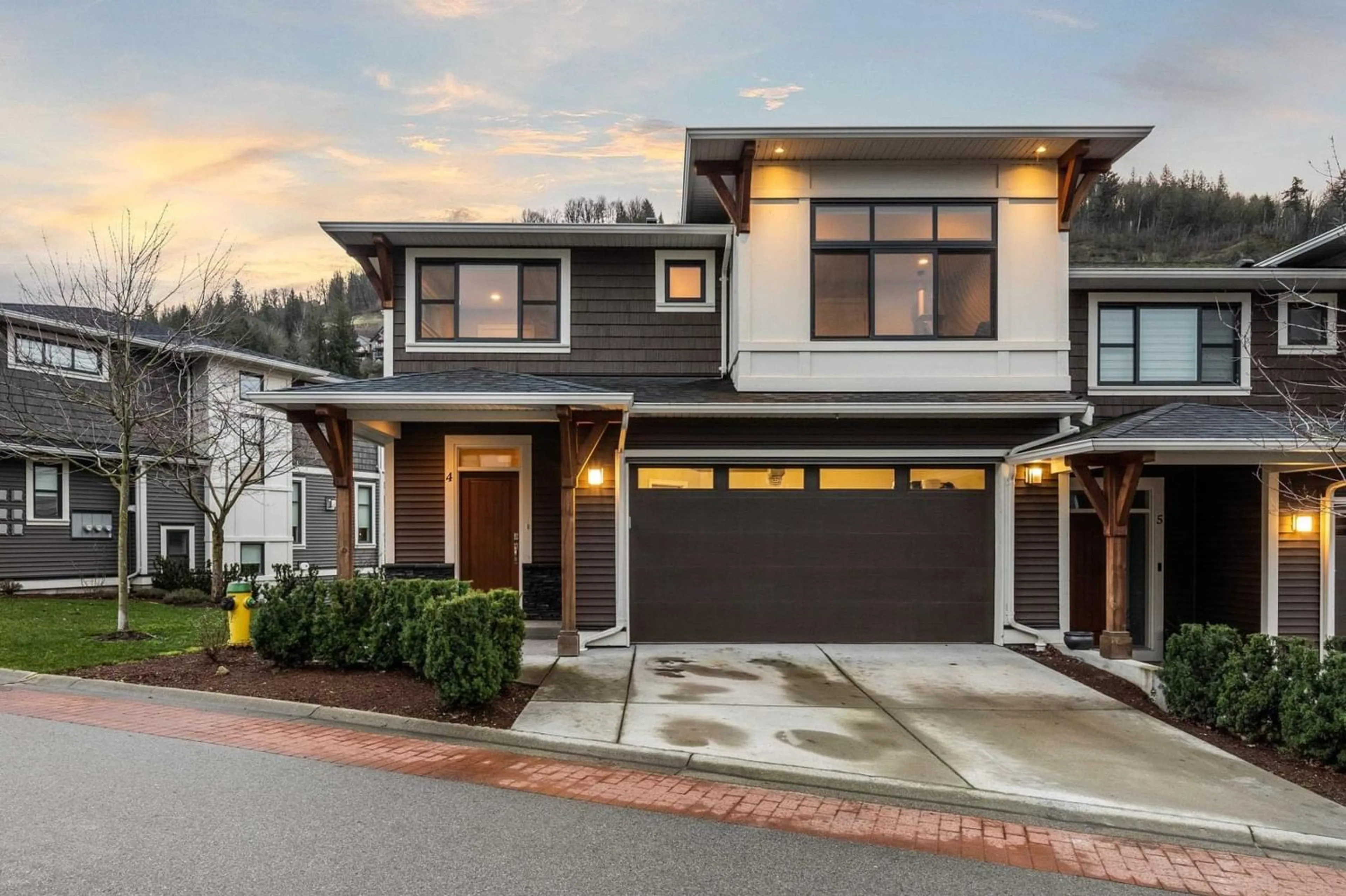 Home with brick exterior material for 4 43685 CHILLIWACK MOUNTAIN ROAD, Chilliwack British Columbia V2R0X5