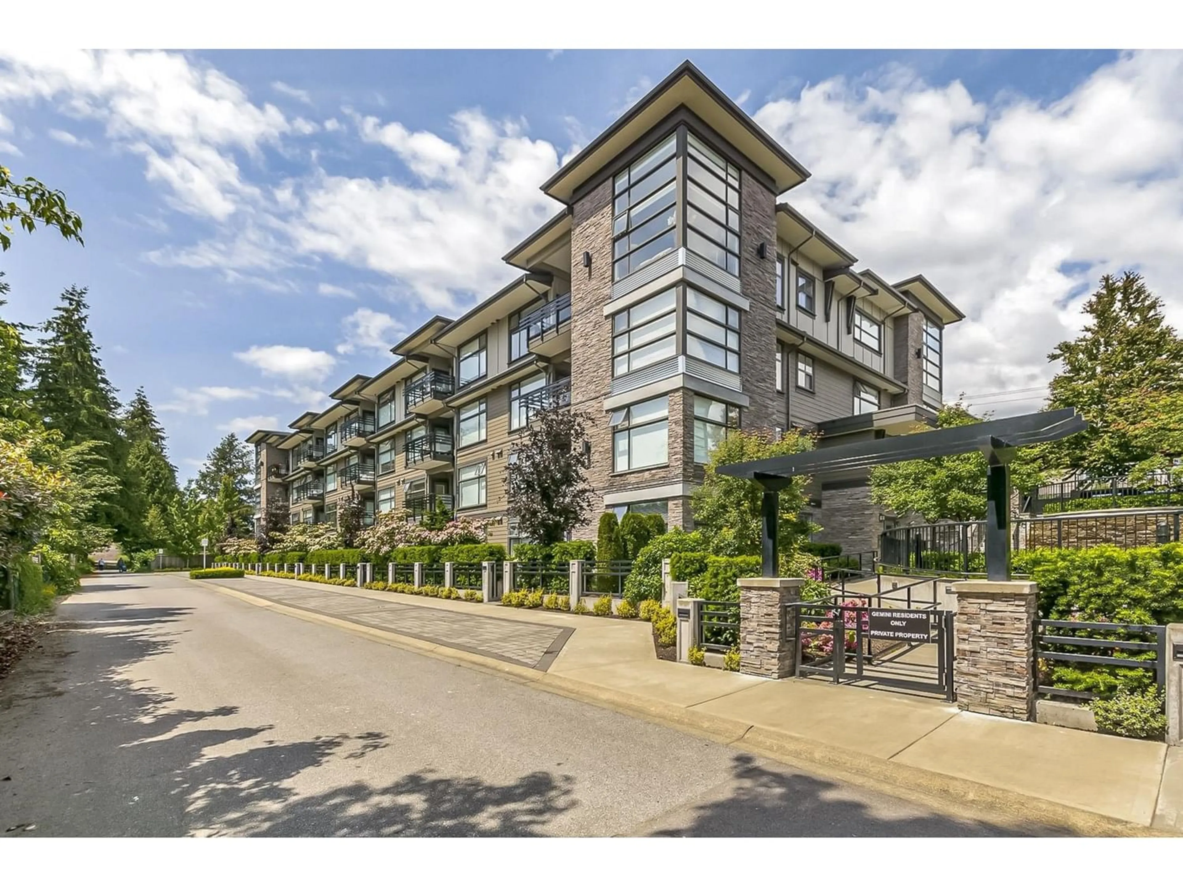 A pic from exterior of the house or condo for 404 15310 17A AVENUE, Surrey British Columbia V4A1V3