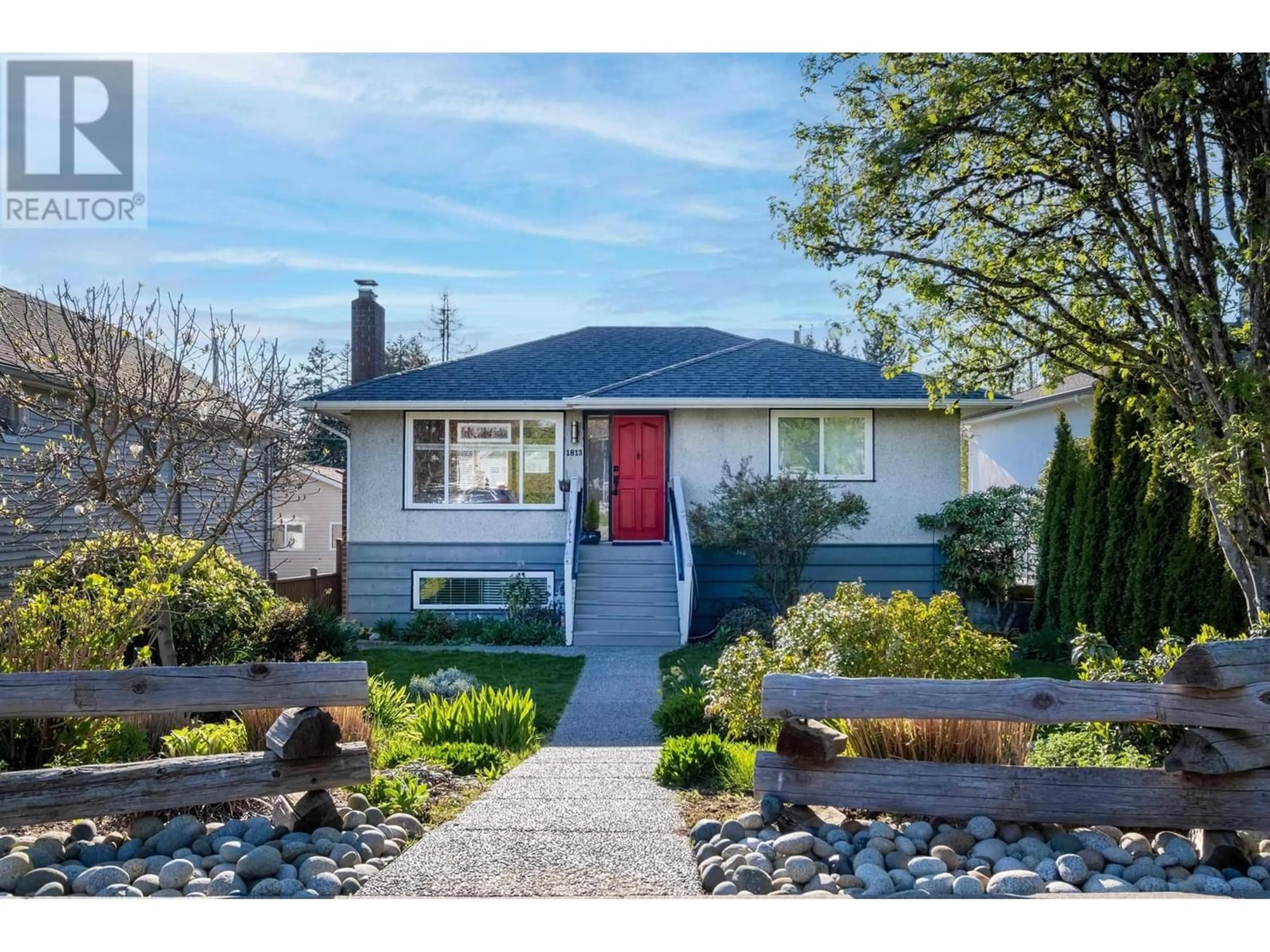 Frontside or backside of a home for 1813 MAHON AVENUE, North Vancouver British Columbia V7M2T2