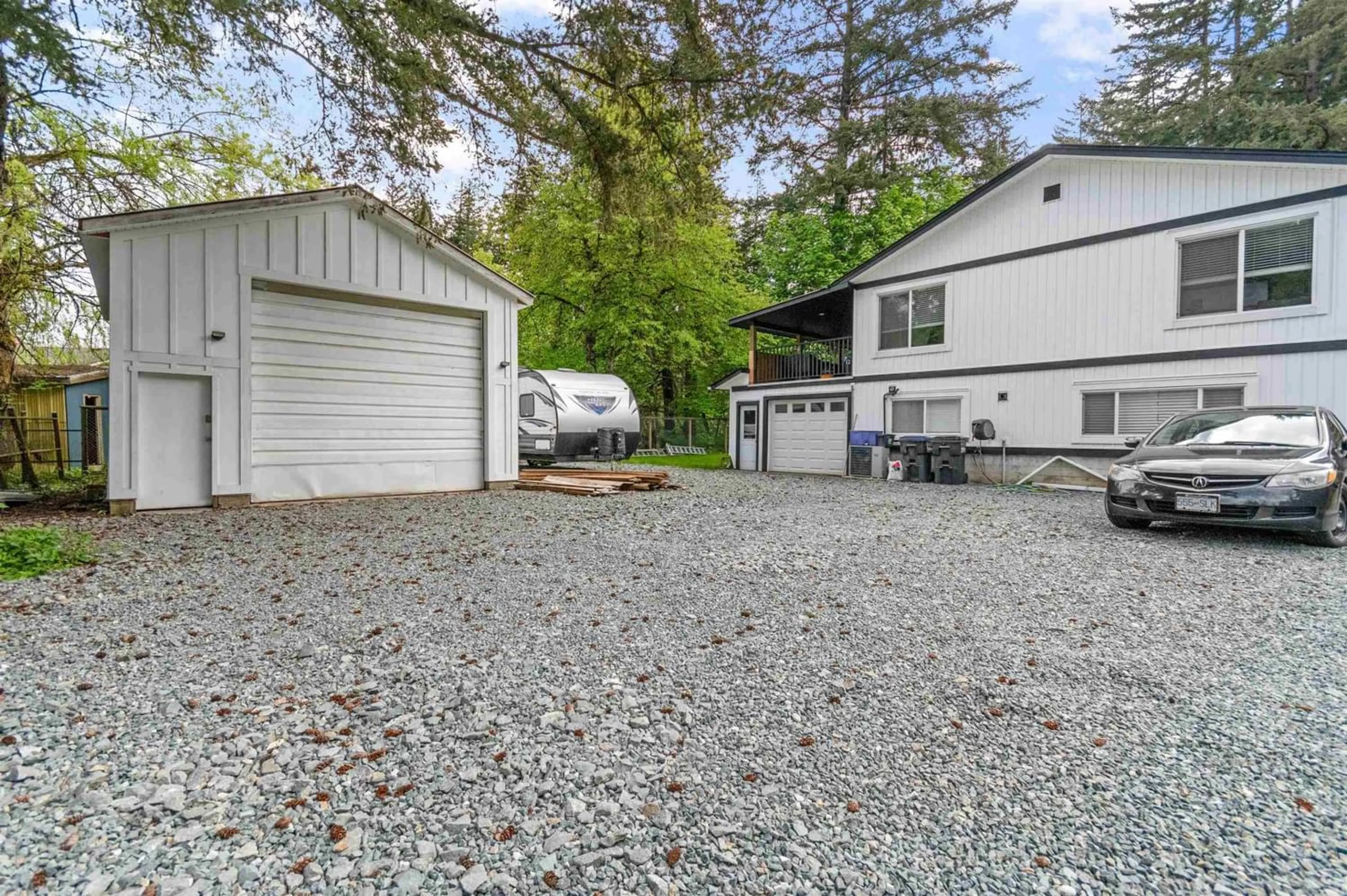 Indoor garage for 63481 FLOOD HOPE ROAD, Hope British Columbia V0X1L2