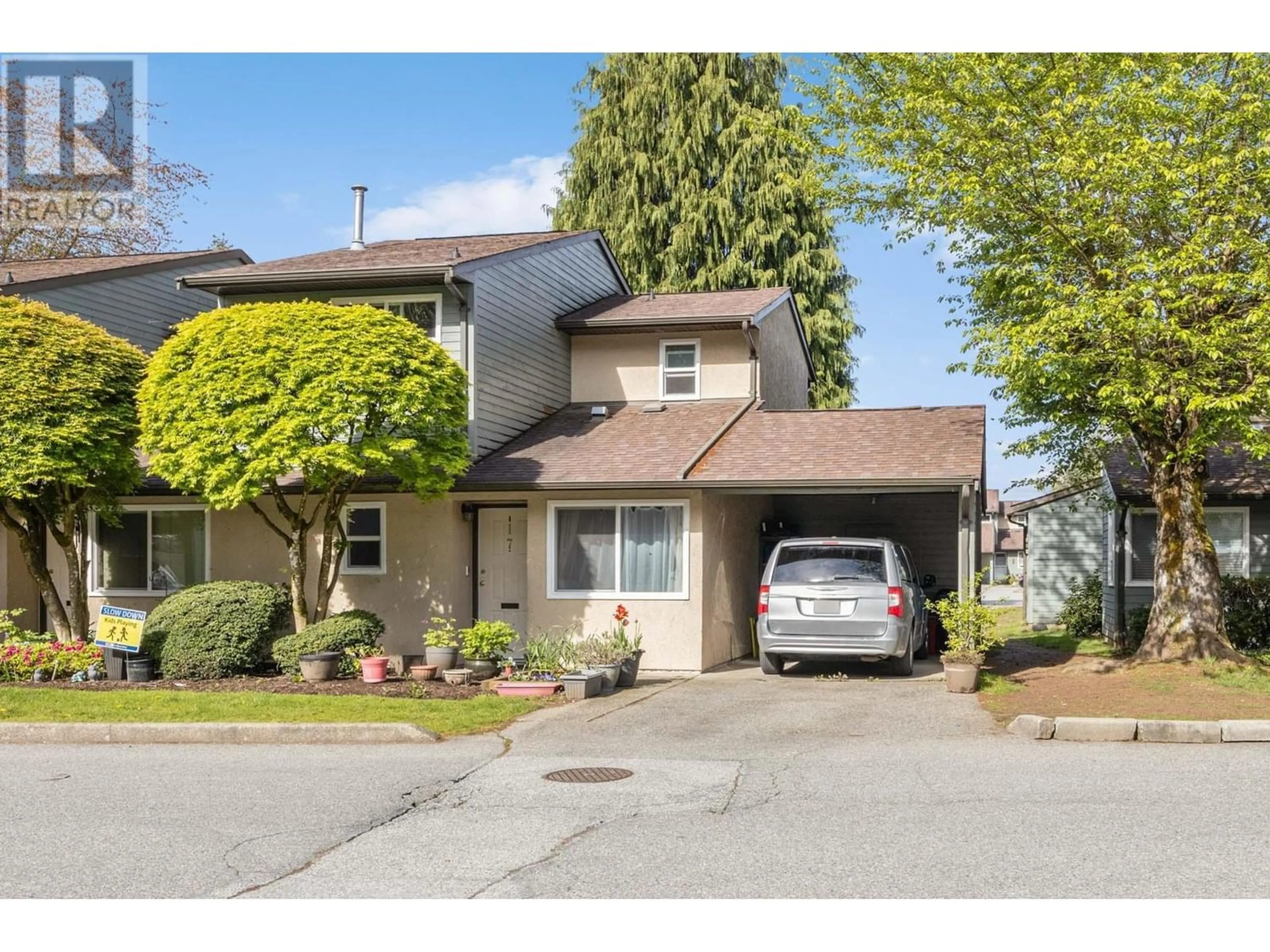 Frontside or backside of a home for 17 20653 THORNE AVENUE, Maple Ridge British Columbia V2X8G2