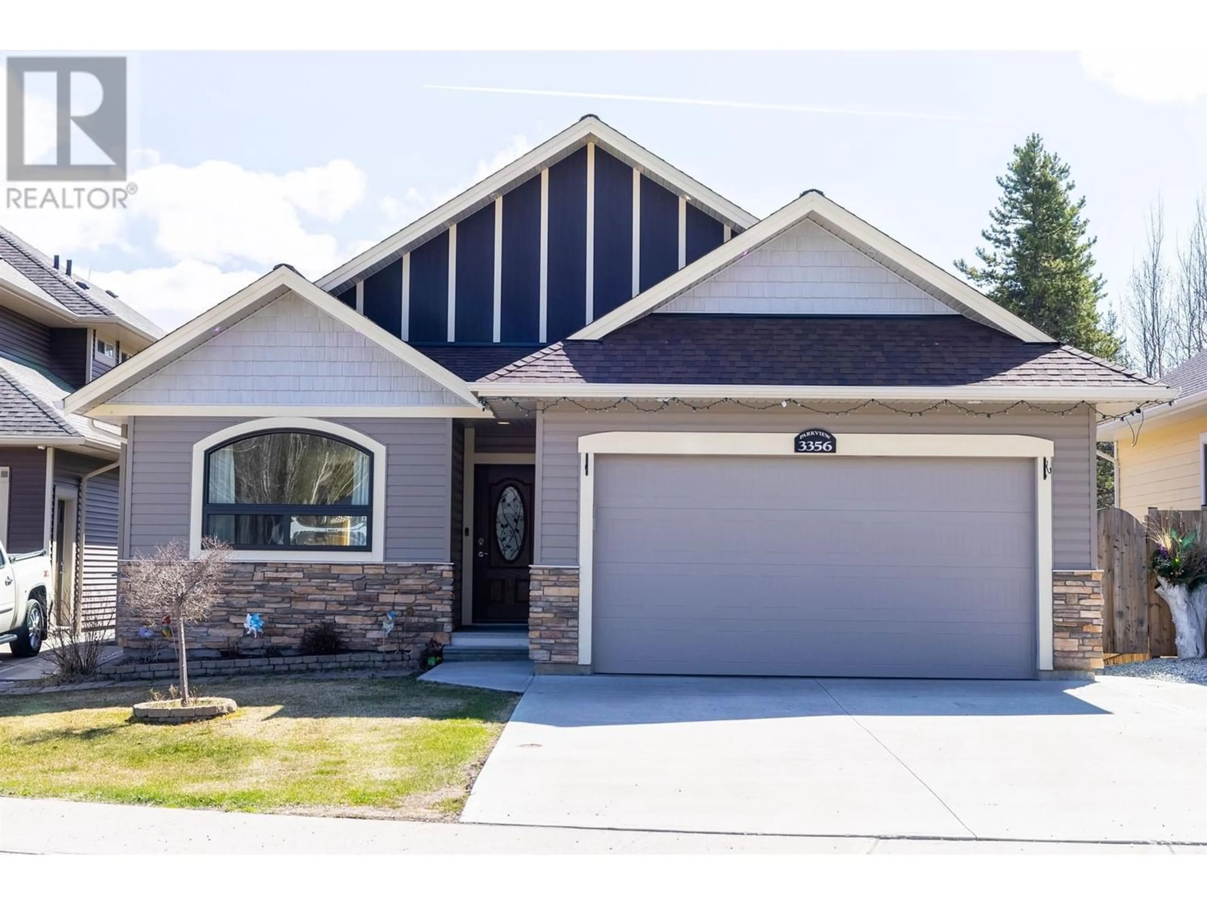 Home with vinyl exterior material for 3356 PARKVIEW CRESCENT, Prince George British Columbia V2N0E7
