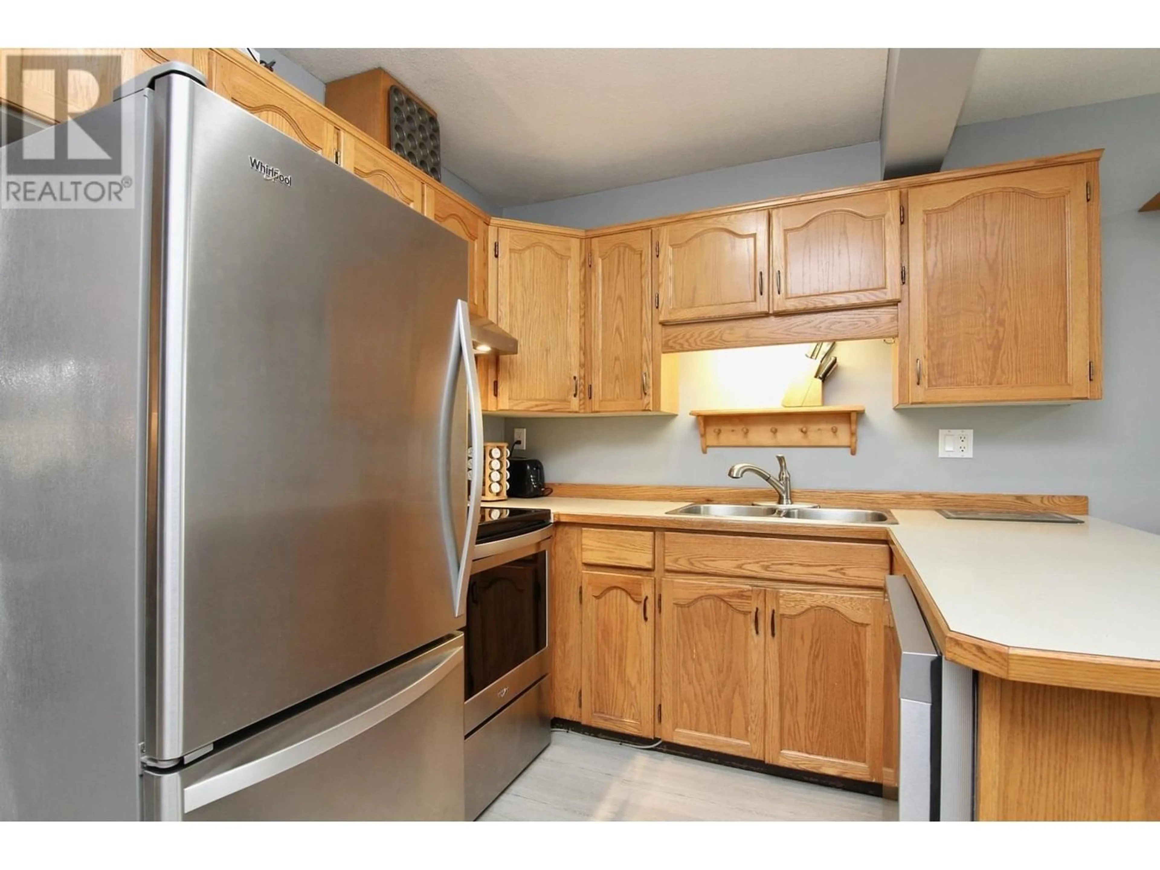 Standard kitchen for 13 11757 207 STREET, Maple Ridge British Columbia V2X1X4