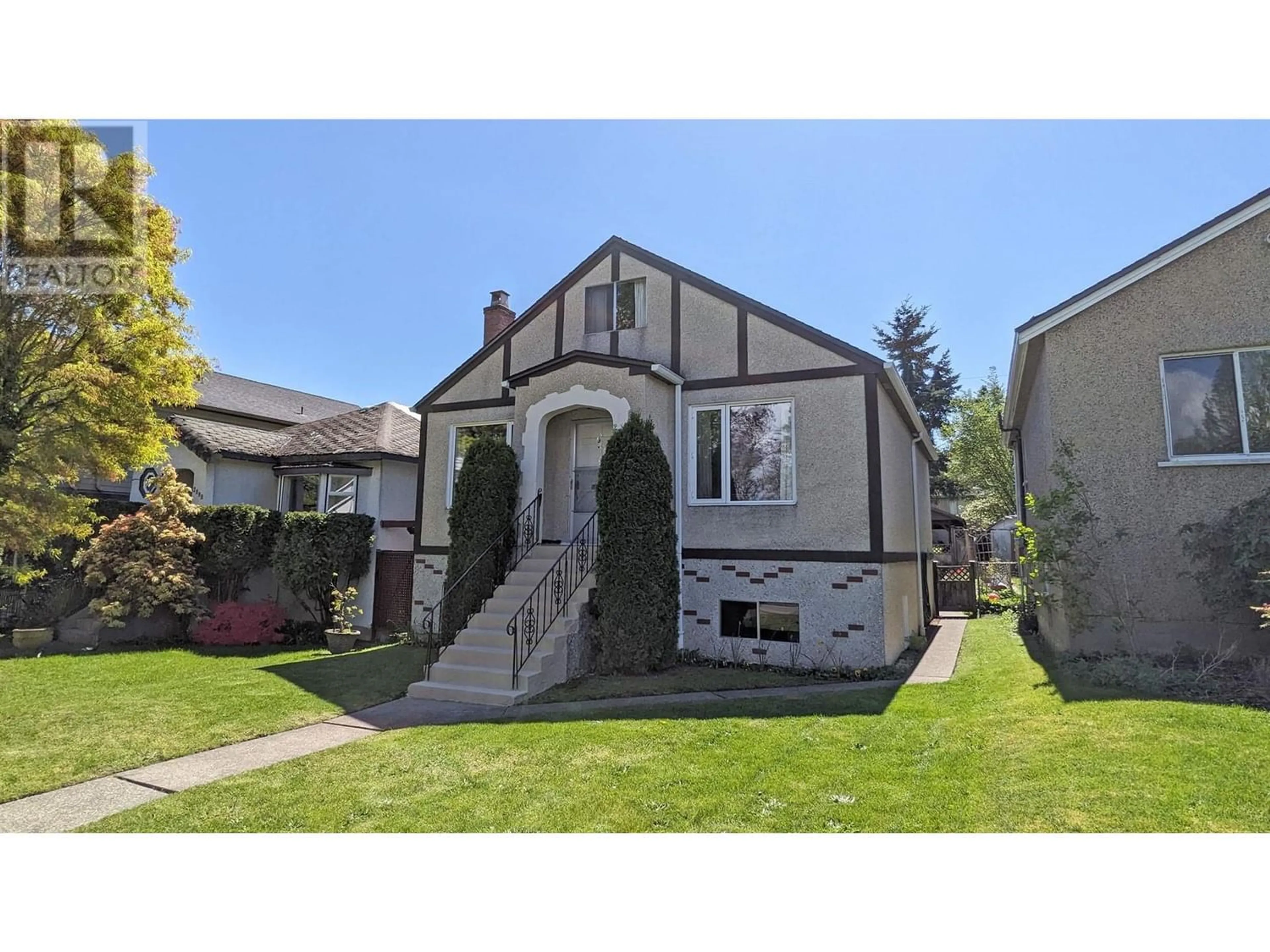 Frontside or backside of a home for 2892 W 24TH AVENUE, Vancouver British Columbia V6L1R4