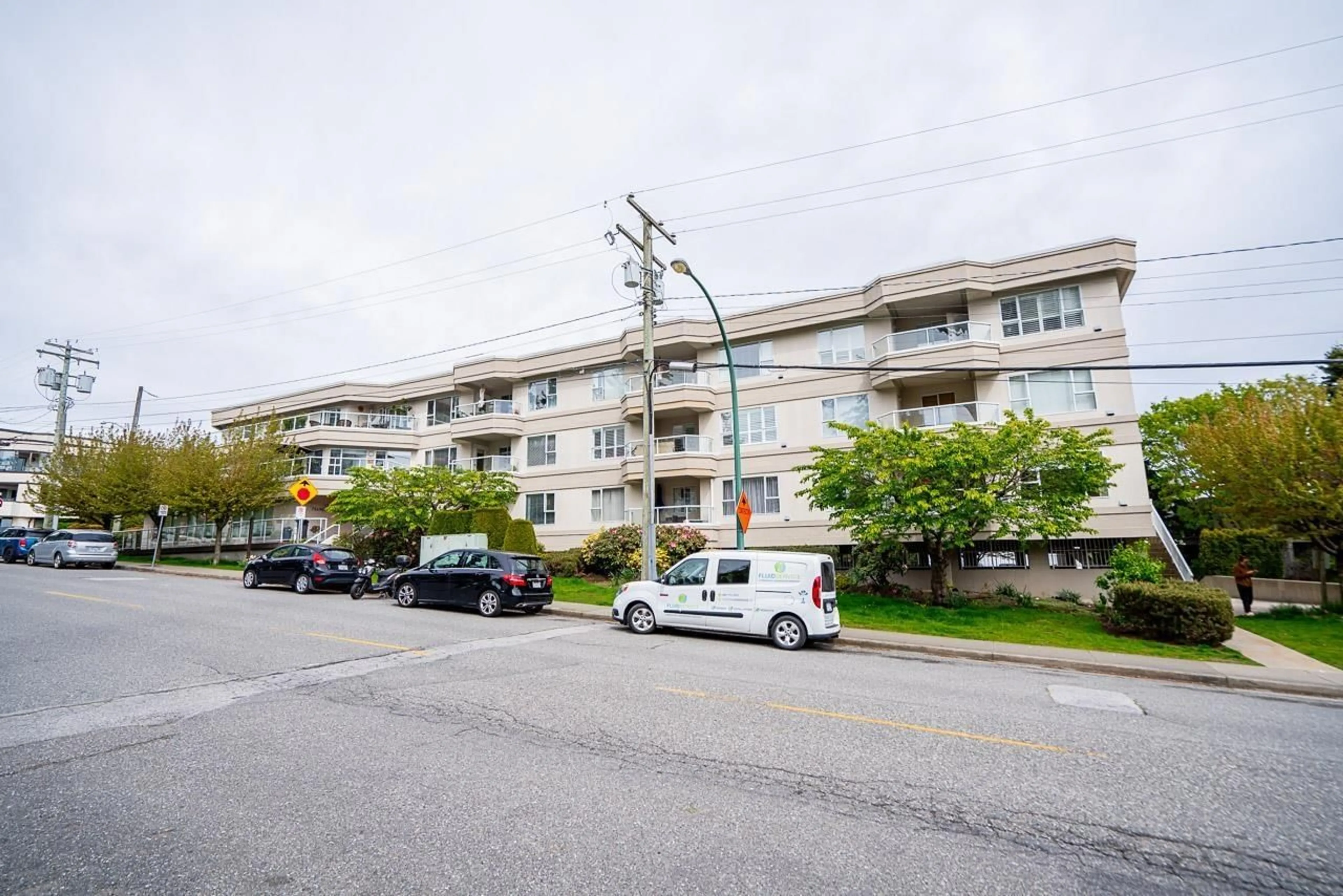 A pic from exterior of the house or condo for 204 1378 GEORGE STREET, White Rock British Columbia V4B3Z9