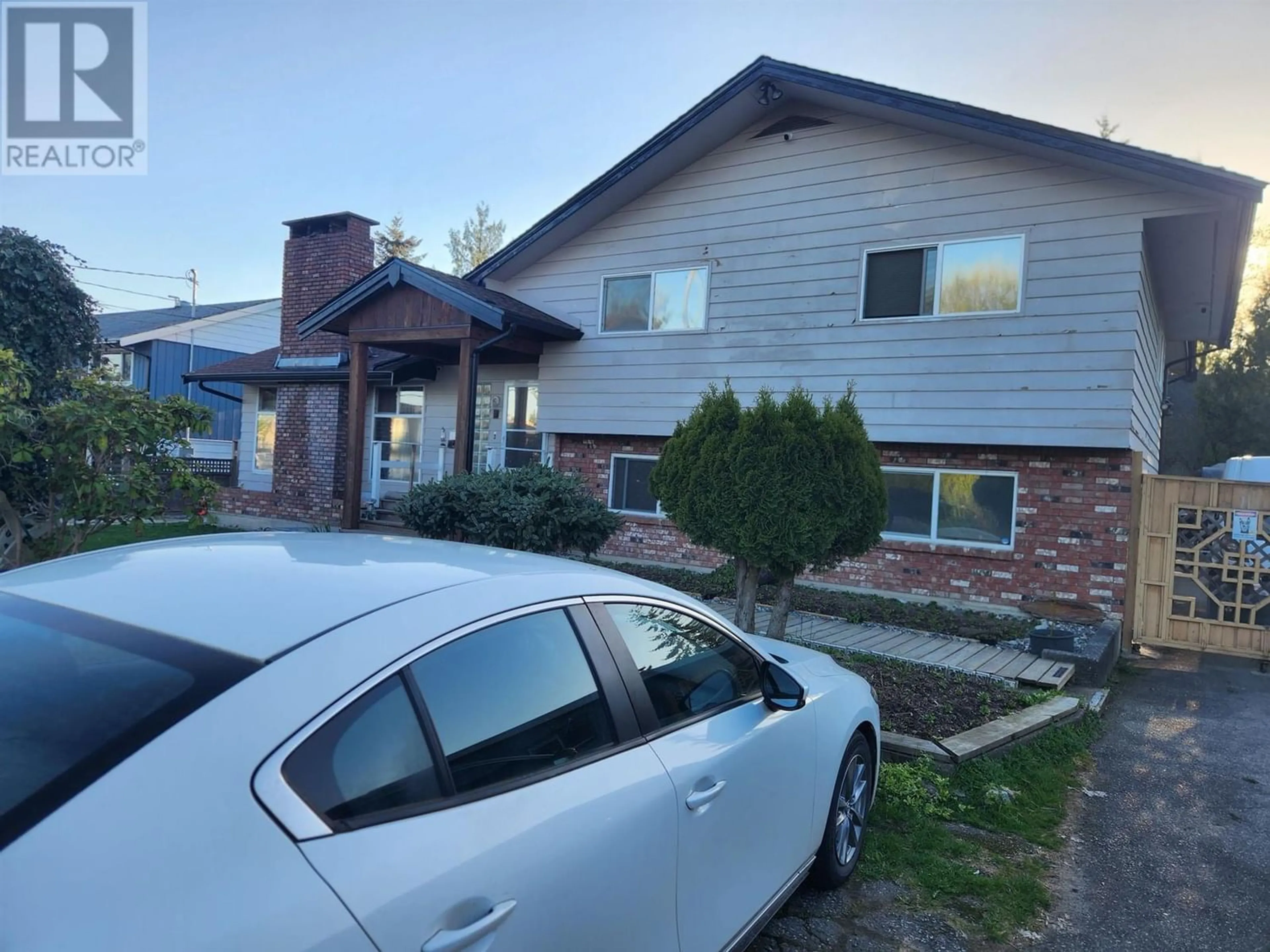 Frontside or backside of a home for 11819 STEPHENS STREET, Maple Ridge British Columbia V2X6S2