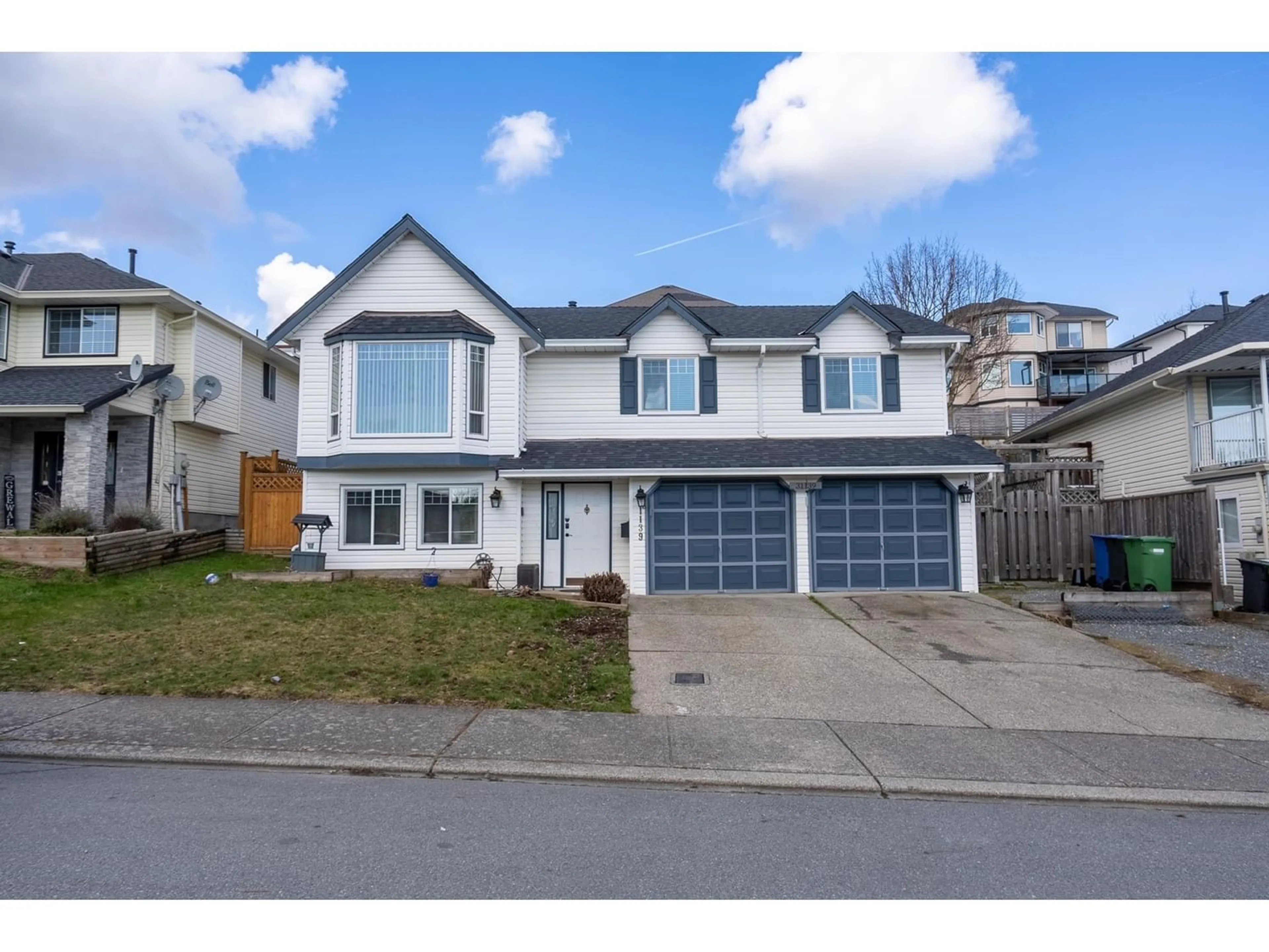 Frontside or backside of a home for 31139 SIDONI AVENUE, Abbotsford British Columbia V2T5J8