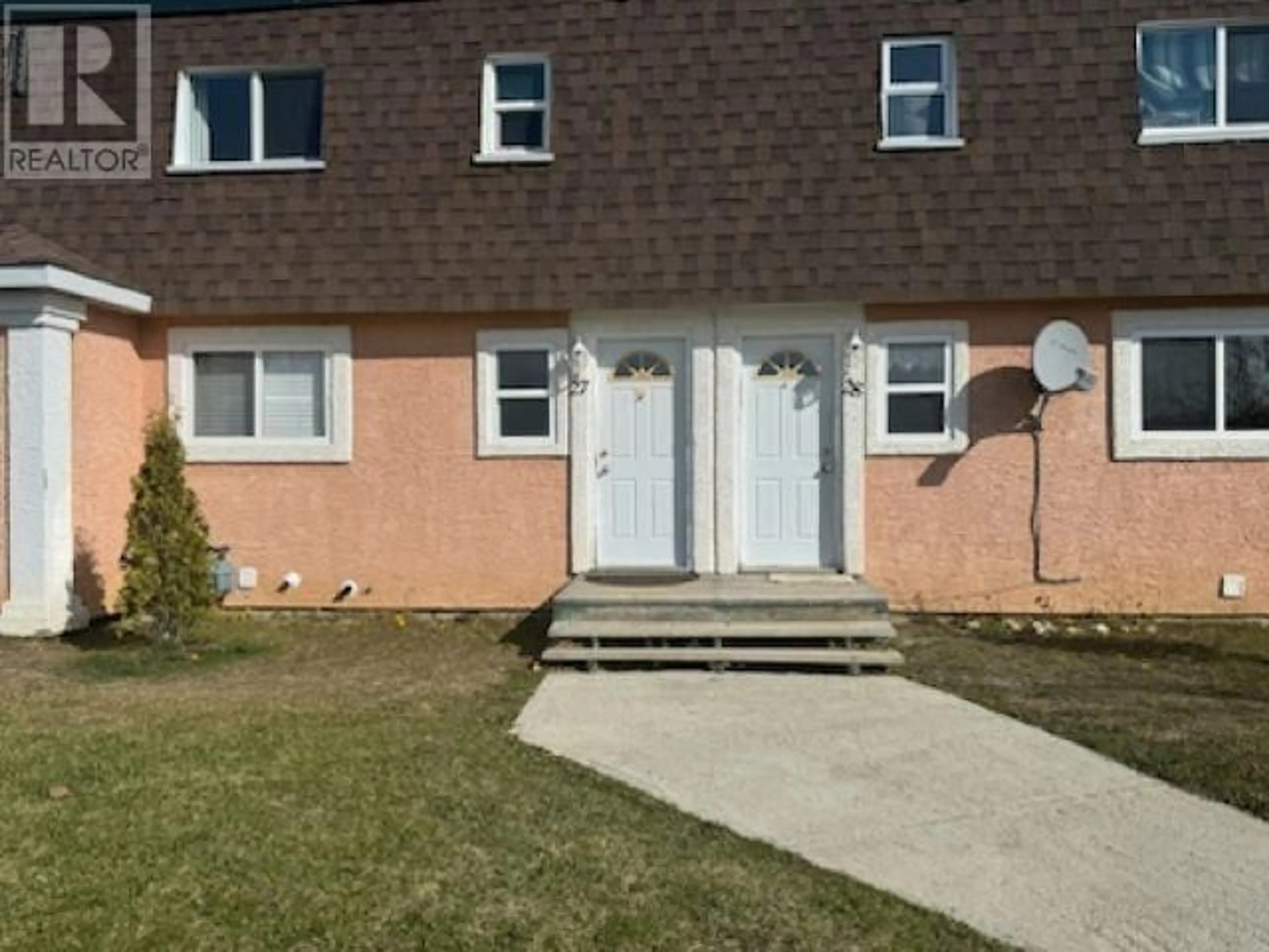 A pic from exterior of the house or condo for 27 11 SELWYN DRIVE, Mackenzie British Columbia V0J2C0