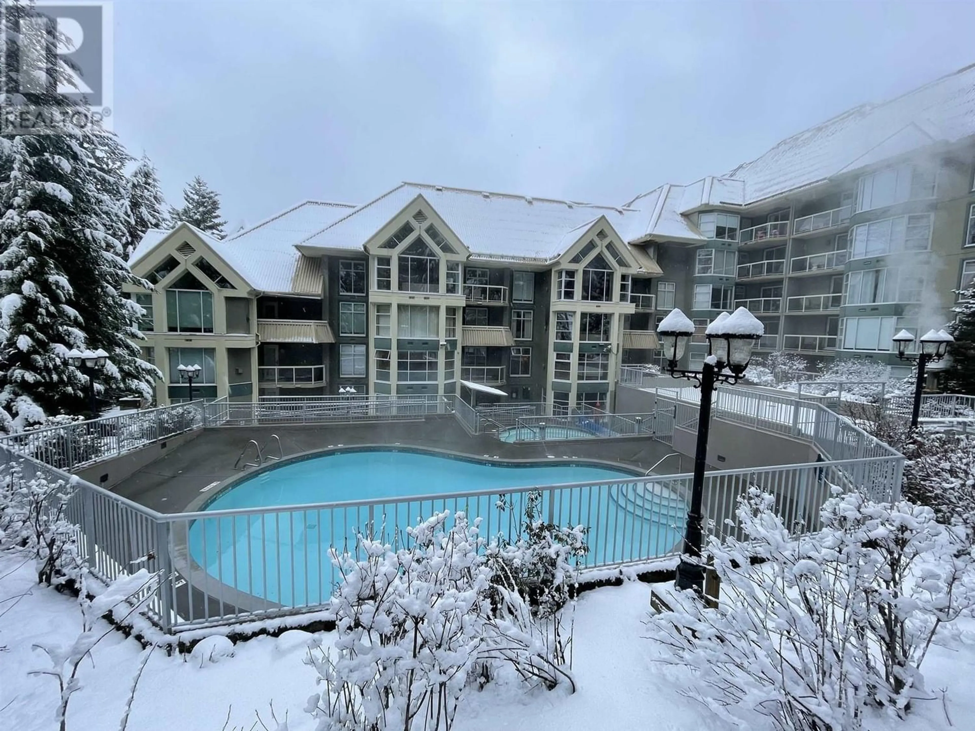 Indoor or outdoor pool for 420 Wk13-4910 SPEARHEAD PLACE, Whistler British Columbia V0N1B4