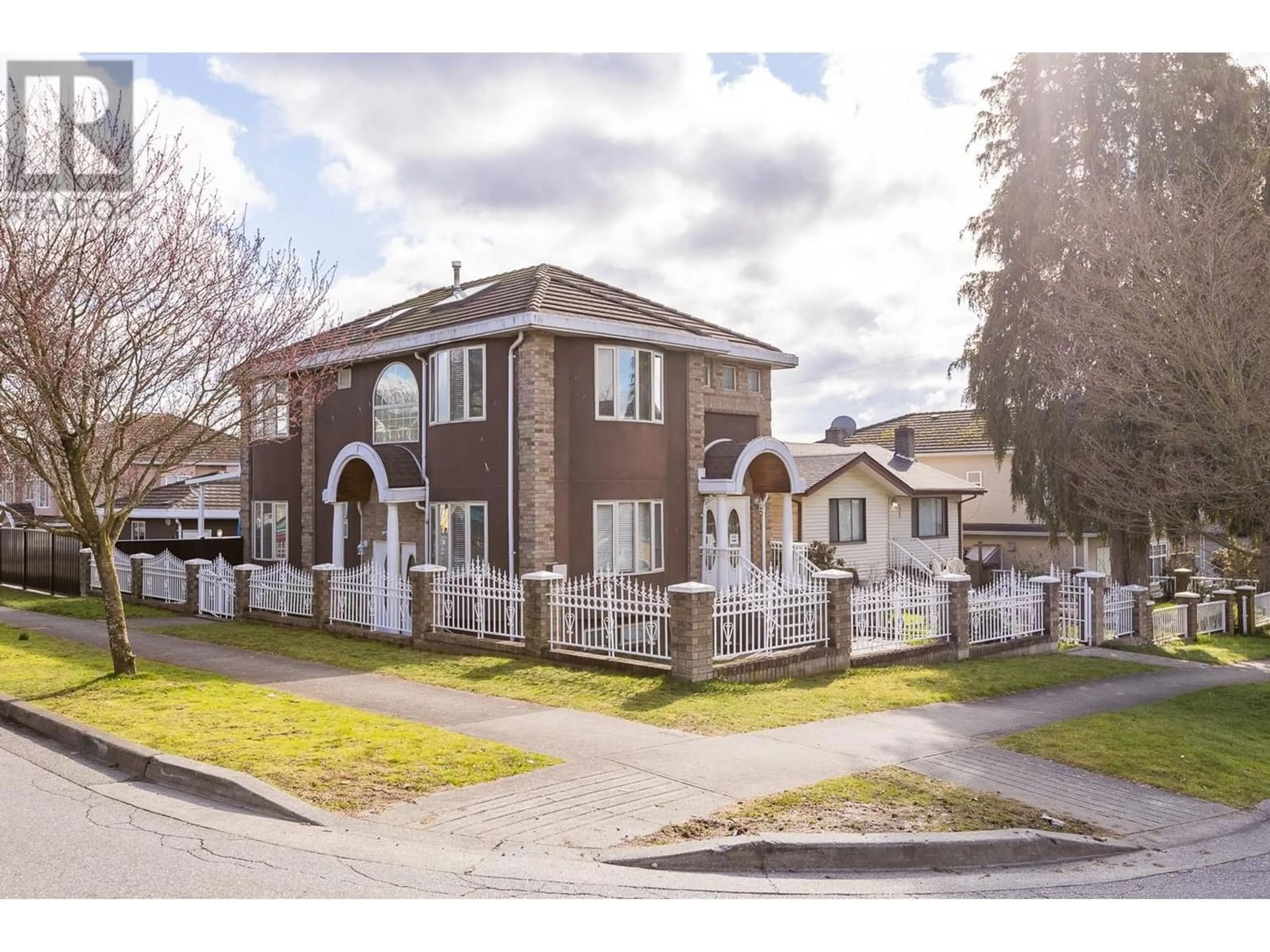 Frontside or backside of a home for 7950 INVERNESS STREET, Vancouver British Columbia V5X4H7