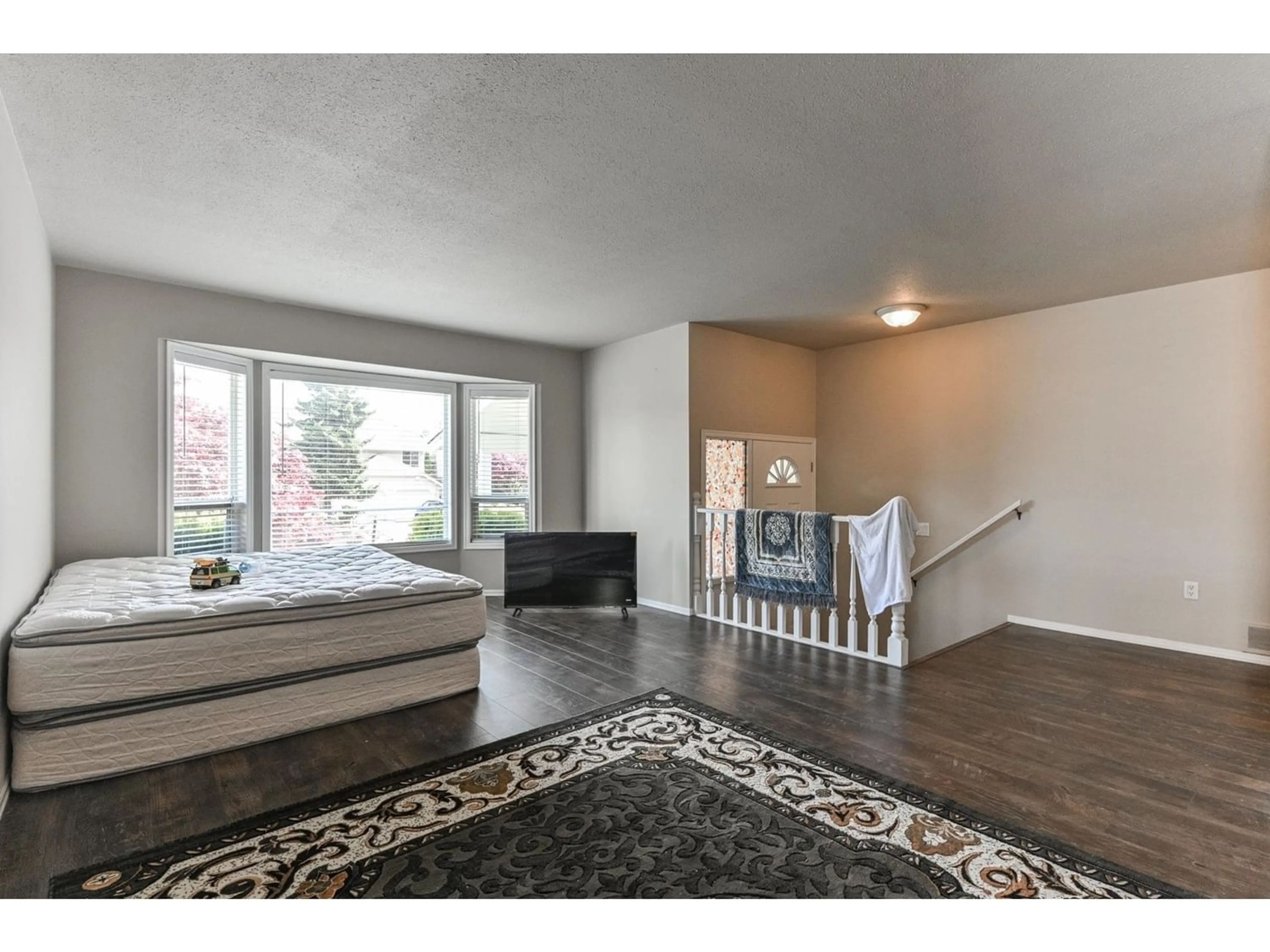 Living room for 3367 HEDLEY STREET, Abbotsford British Columbia V2T5C1