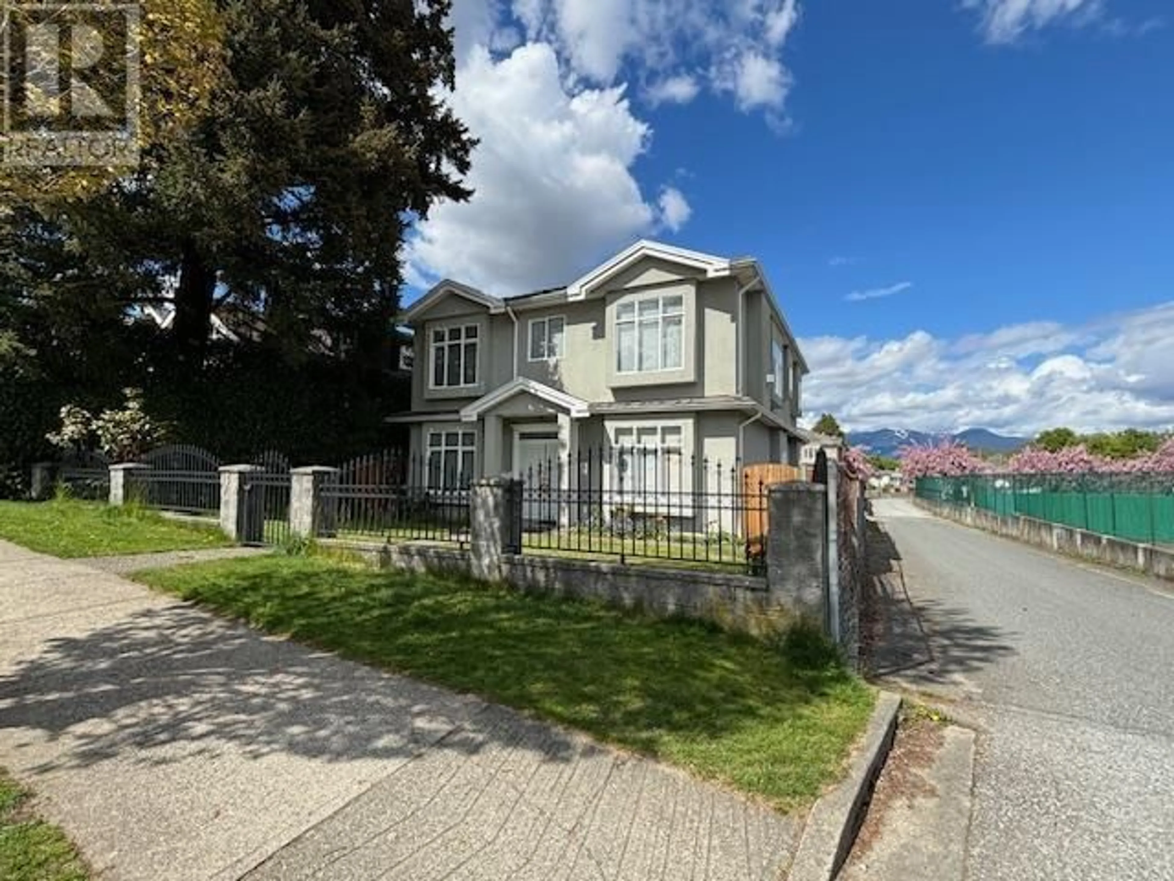 Outside view for 463 E 23RD AVENUE, Vancouver British Columbia V5V1X7