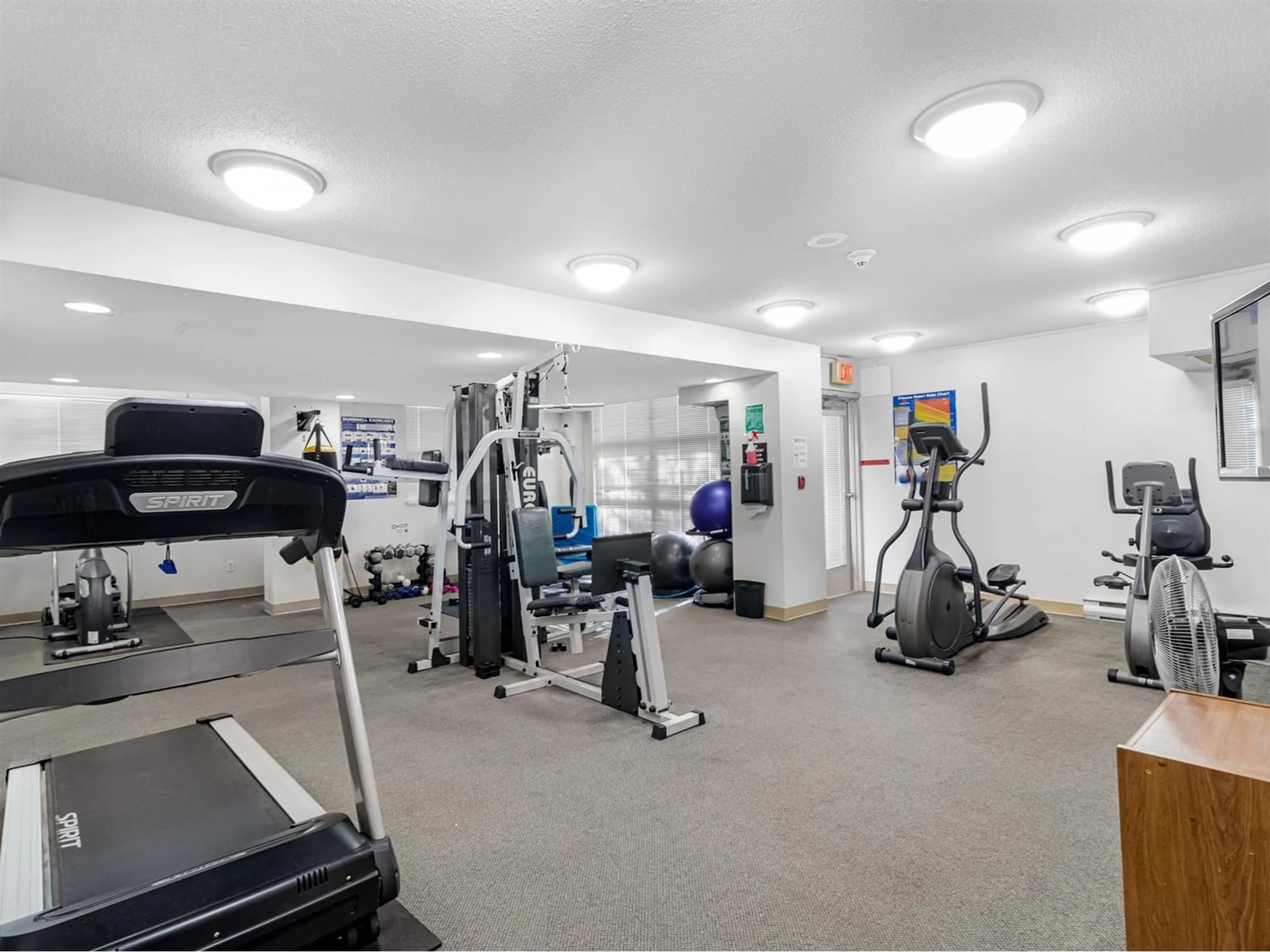 Gym or fitness room for 705 10523 UNIVERSITY DRIVE, Surrey British Columbia V3T5T8